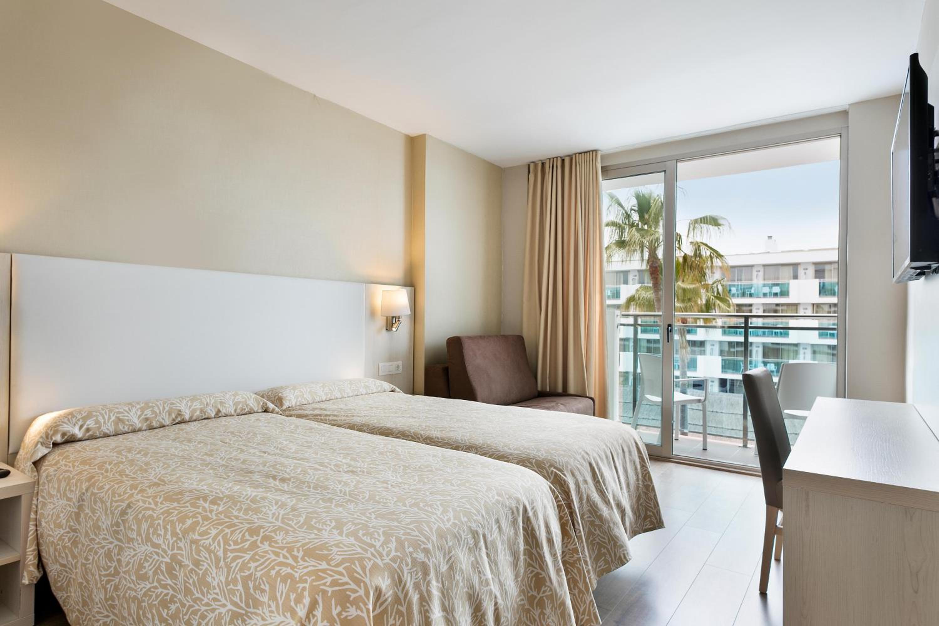 Standard Double Room (2 Adults) - Photo 8