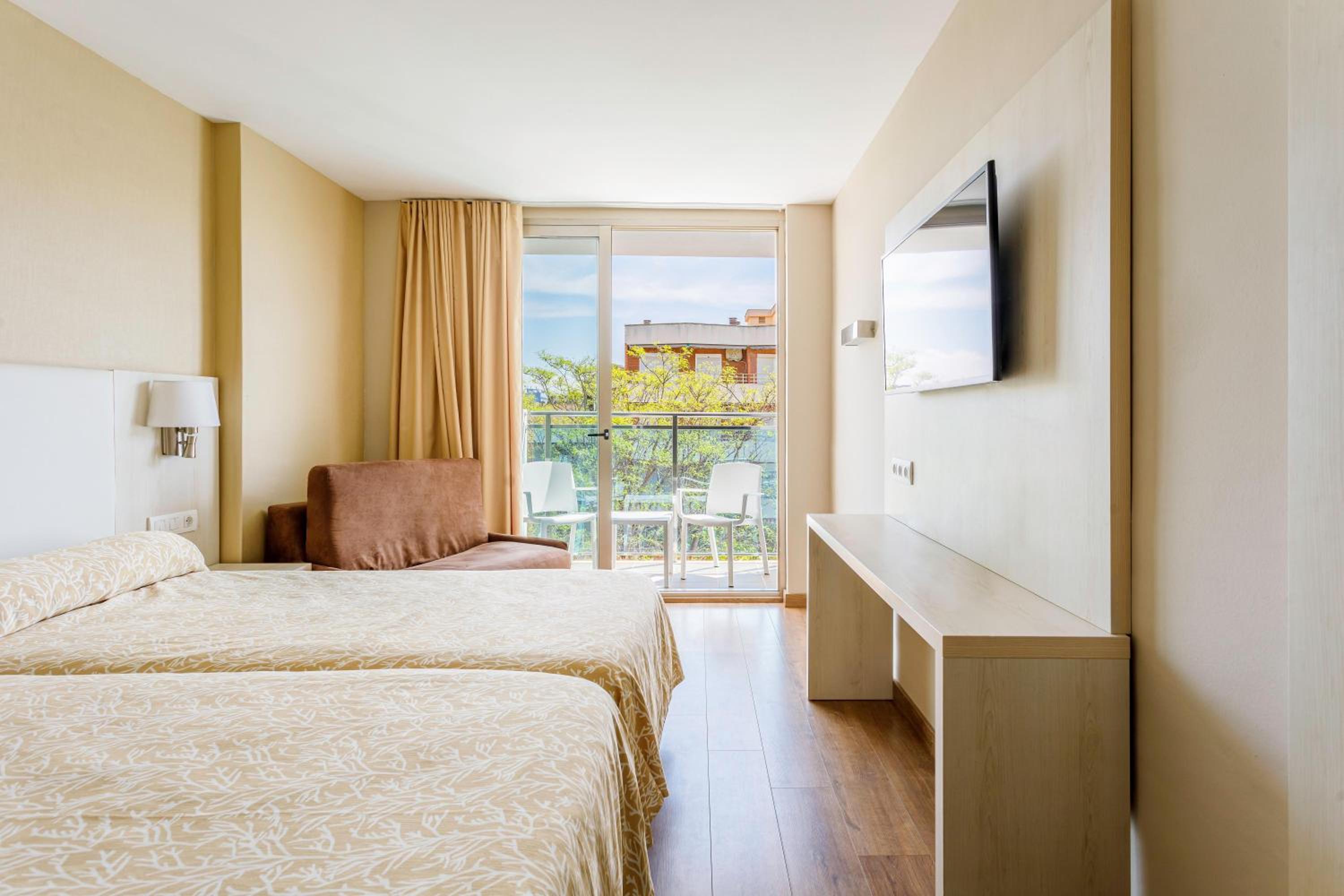 Standard Double Room (2 Adults) - Photo 13