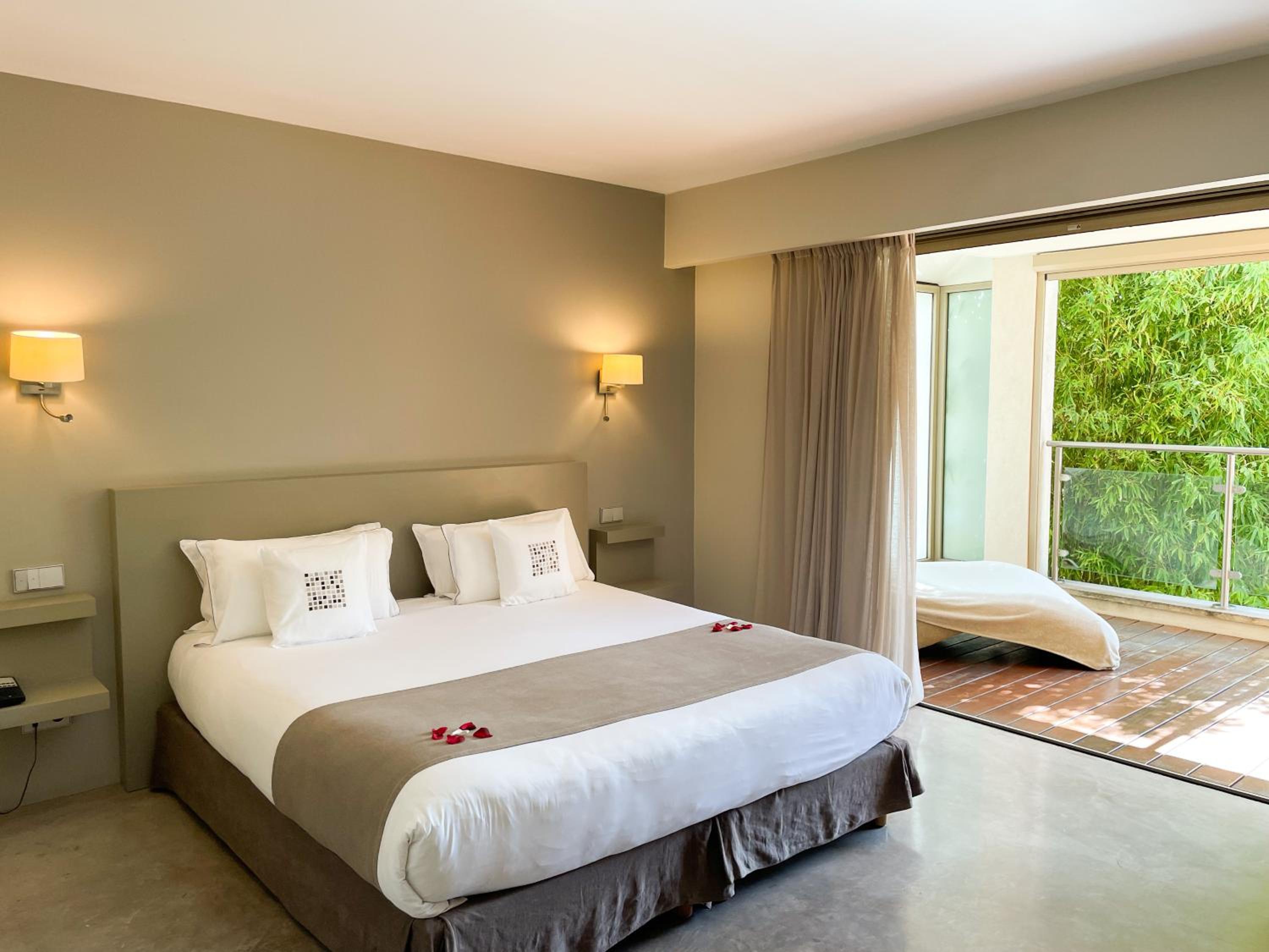 Deluxe Double Room with Terrace - Photo 2