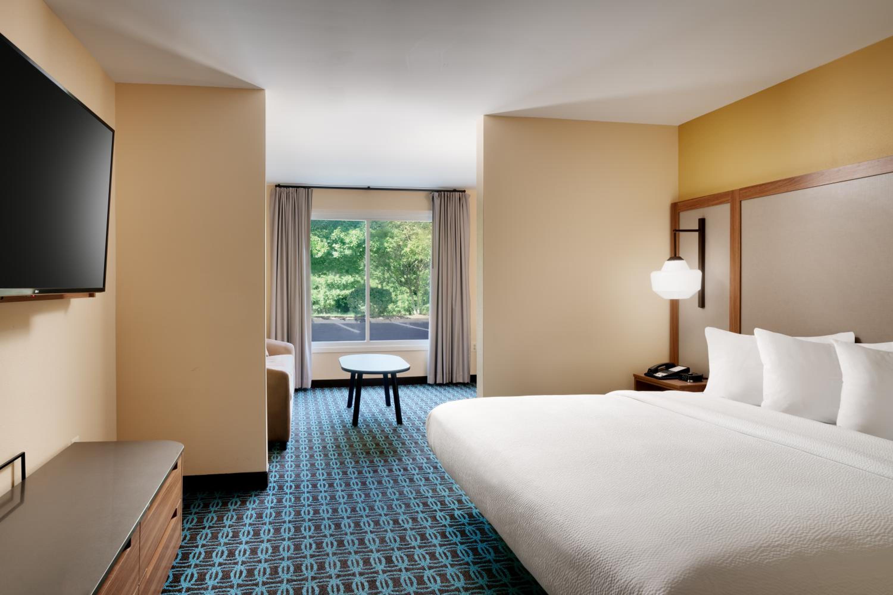 King Suite with Sofa Bed - Non-Smoking - Photo 1