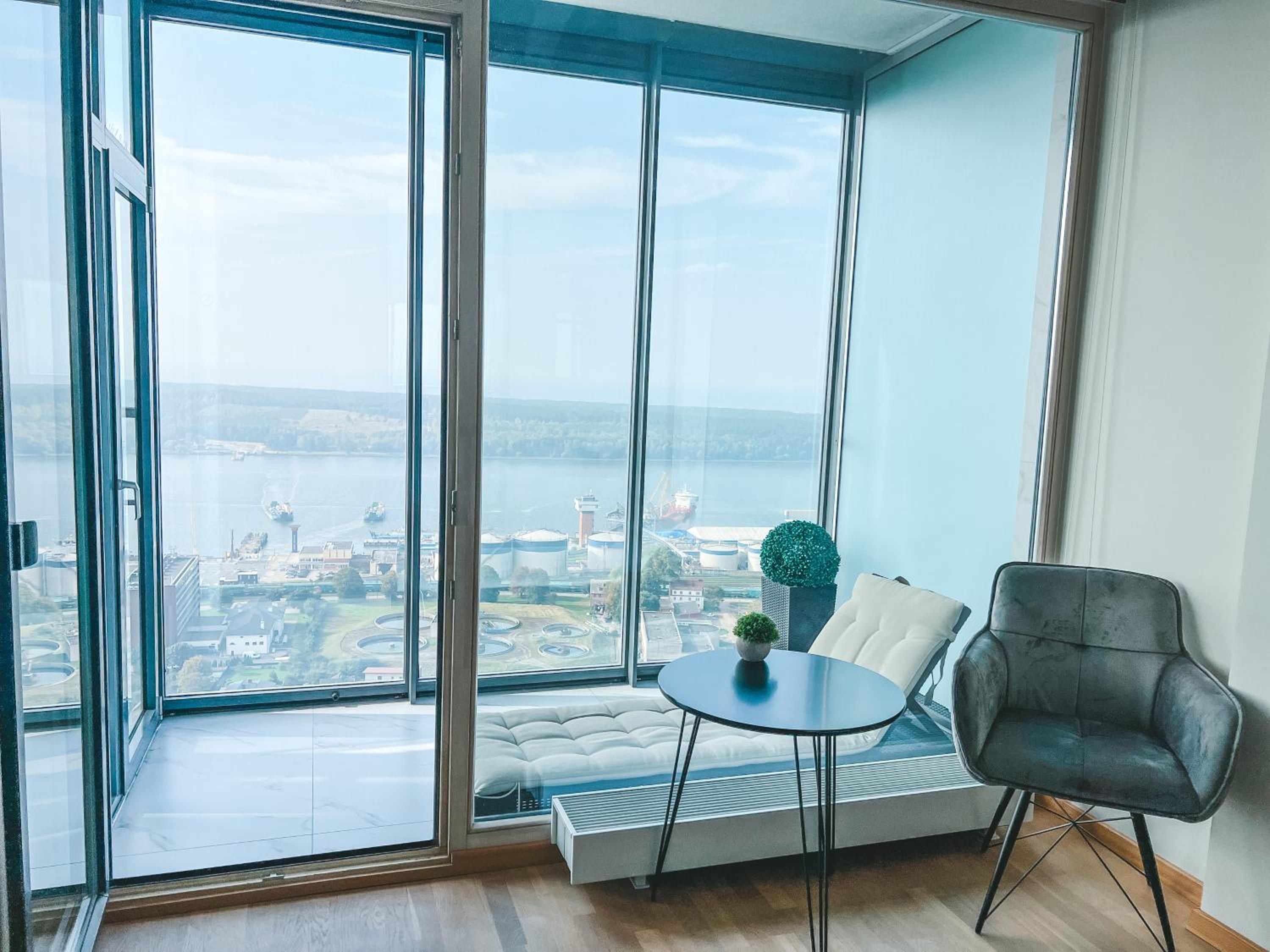 Apartment with Sea View - Photo 6