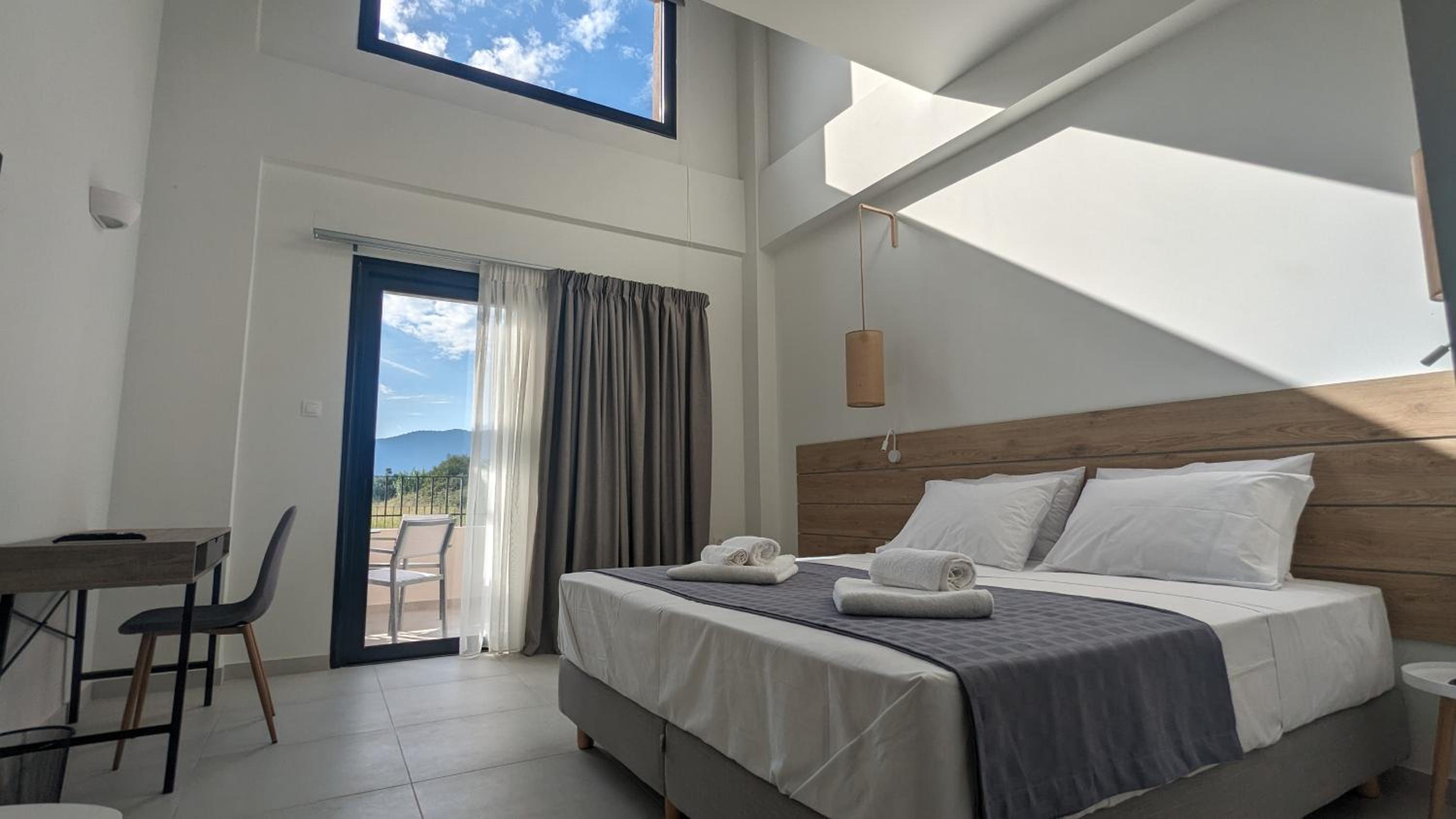 Quadruple Room with side Sea View