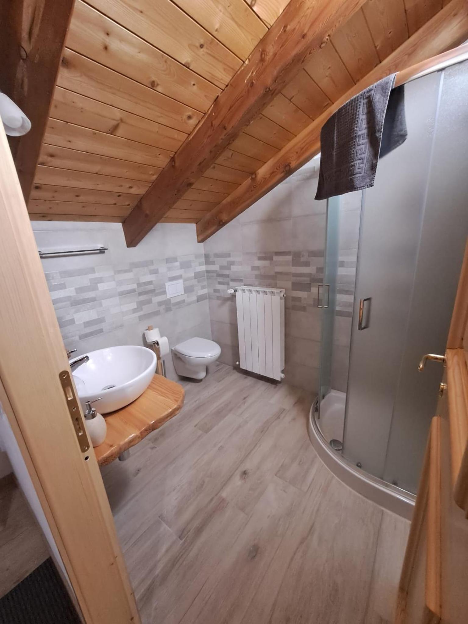 Double Room with Private Bathroom photo 3