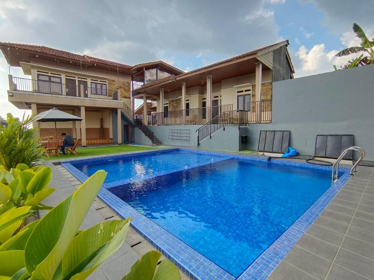 Villa photo 2