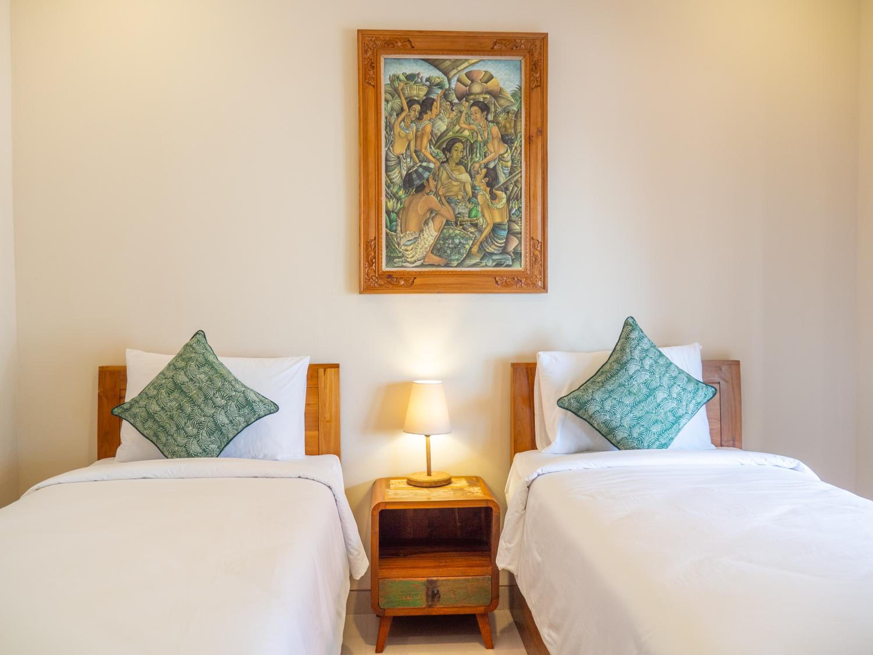 Double Room with Balcony - Photo 4