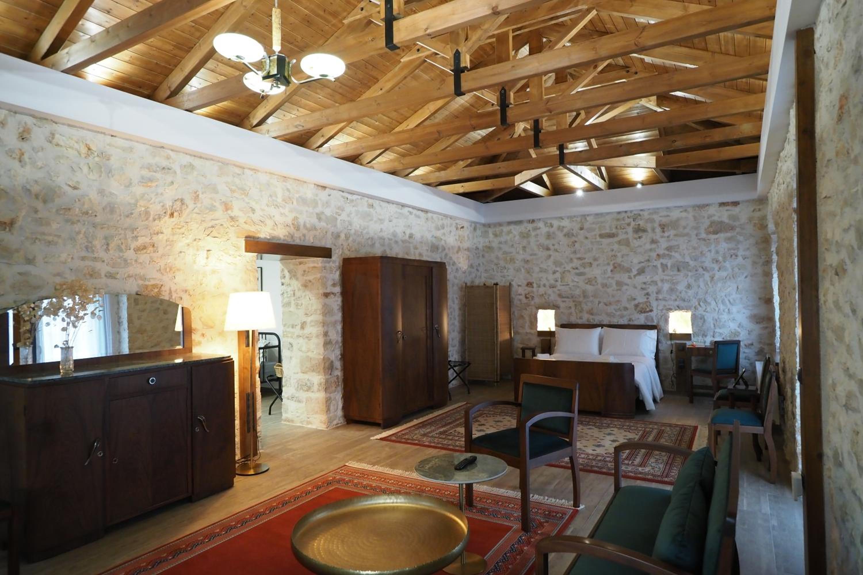 Deluxe Family Suite