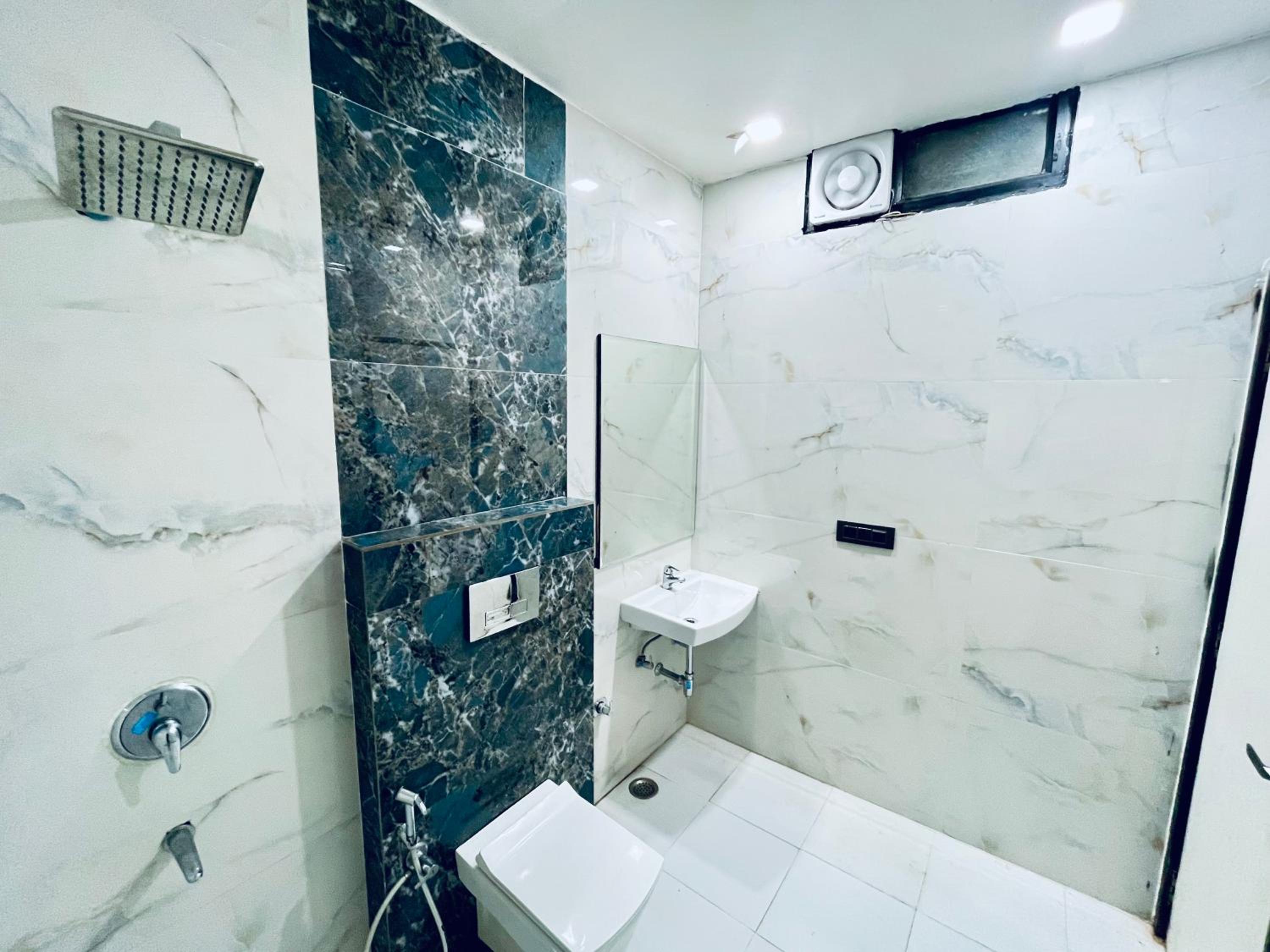 Double Room - Photo 20