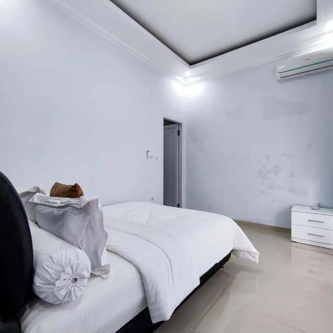 Three-Bedroom Villa photo 1