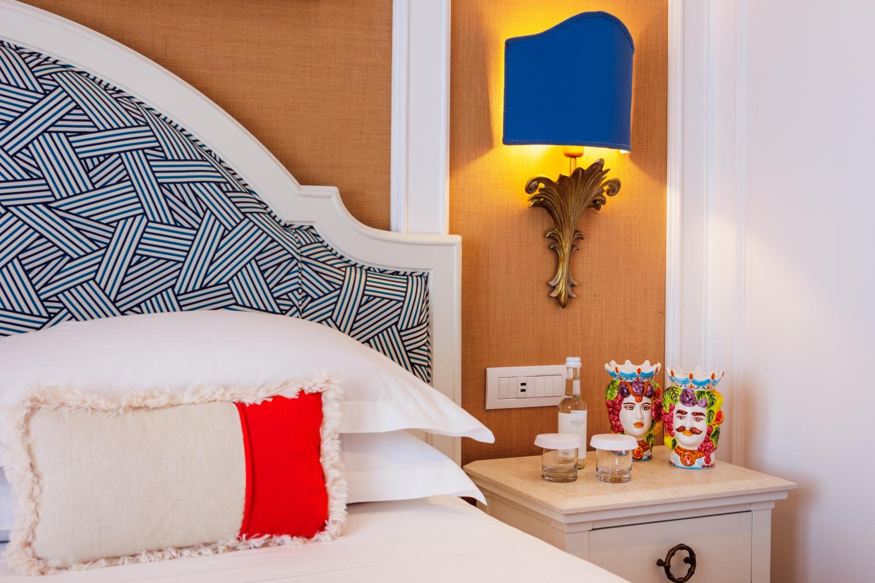 Available room thumbnail 5