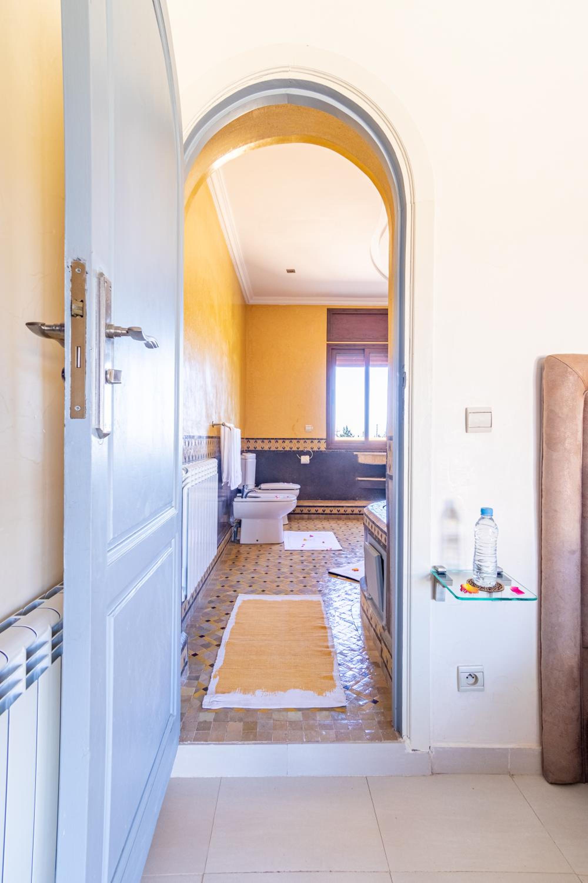 Deluxe Suite with Spa Bath - Photo 5