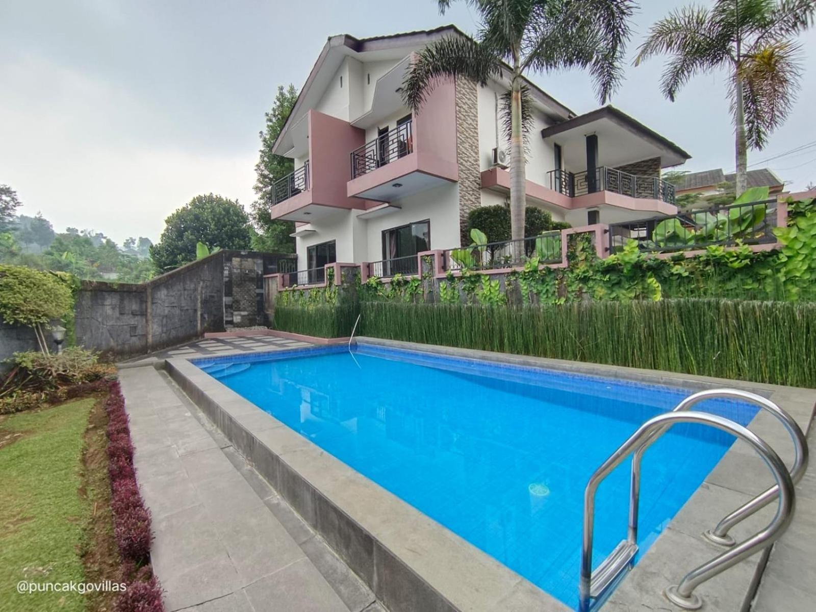 Villa photo 2