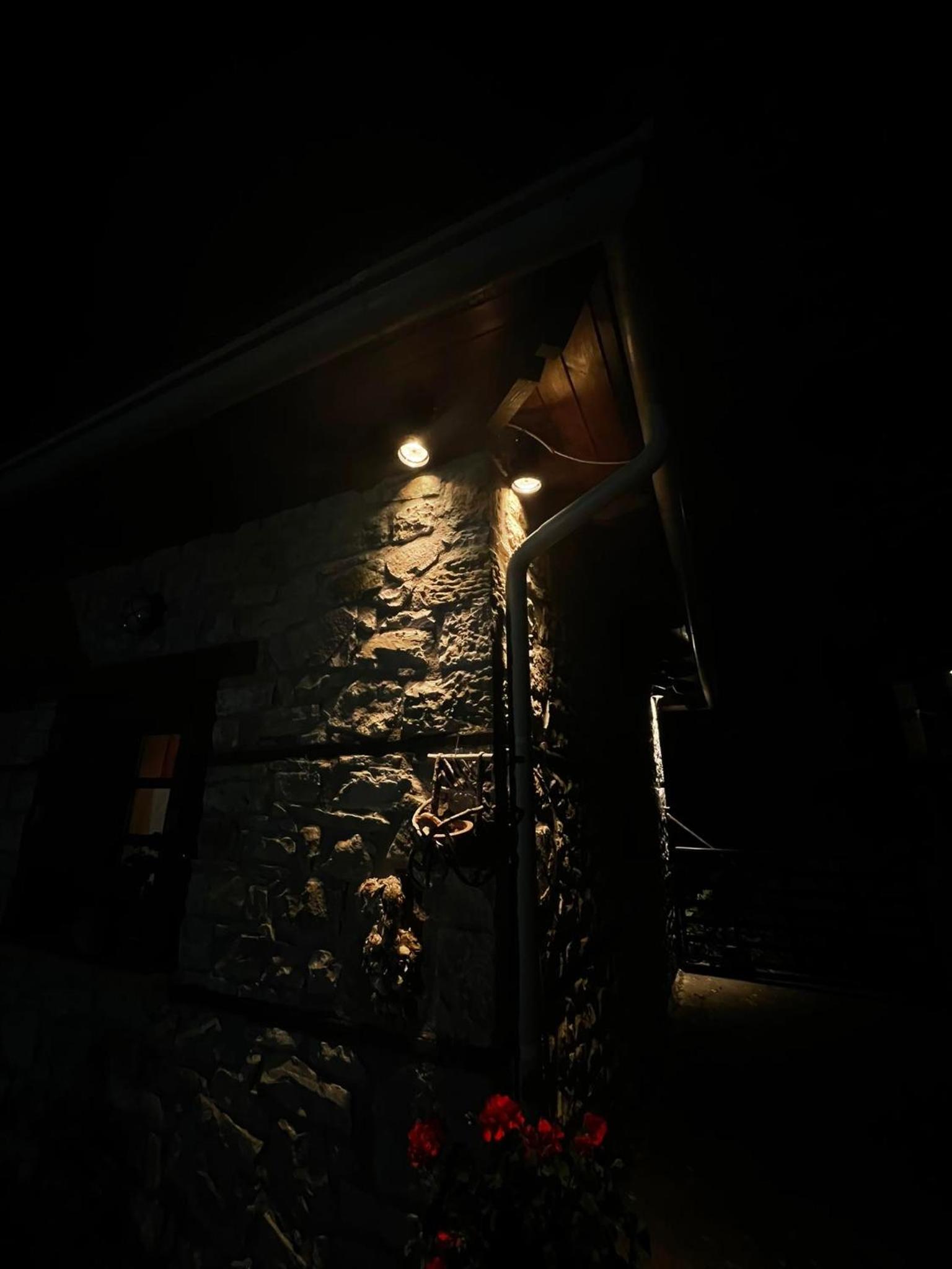 One-Bedroom House - Photo 41