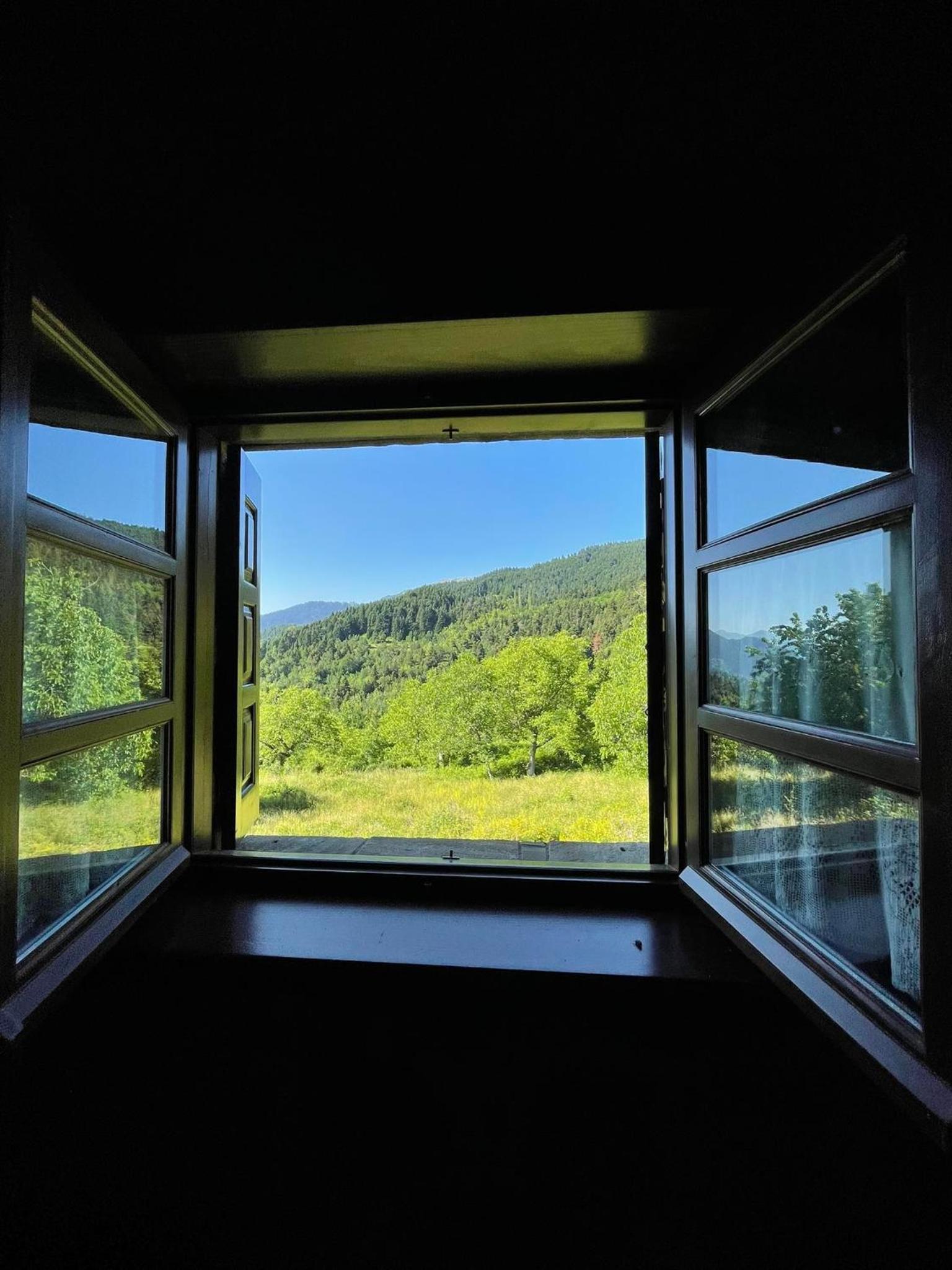 One-Bedroom House - Photo 2