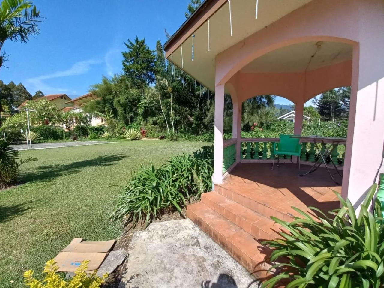 Villa photo 3