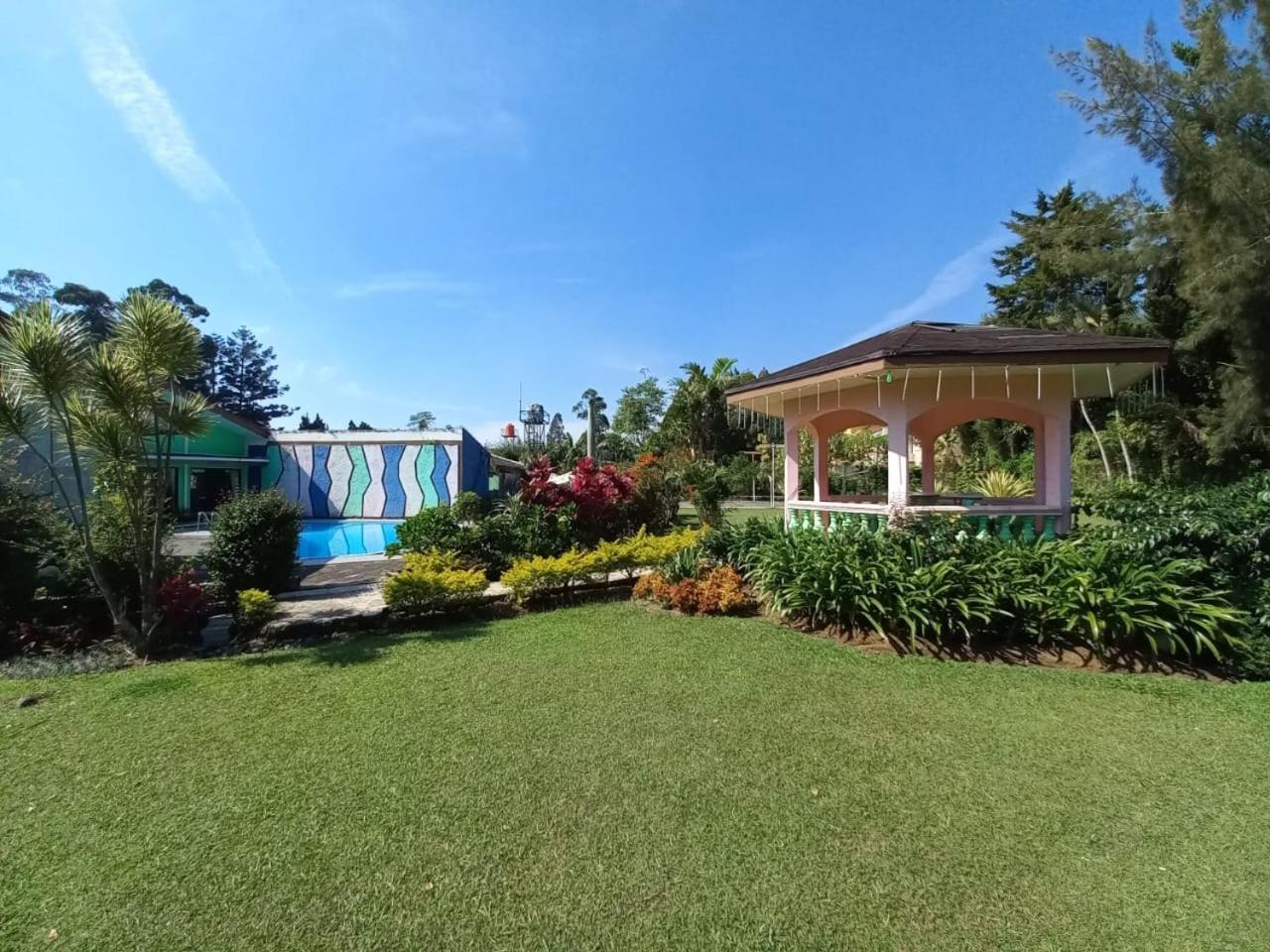 Villa photo 2