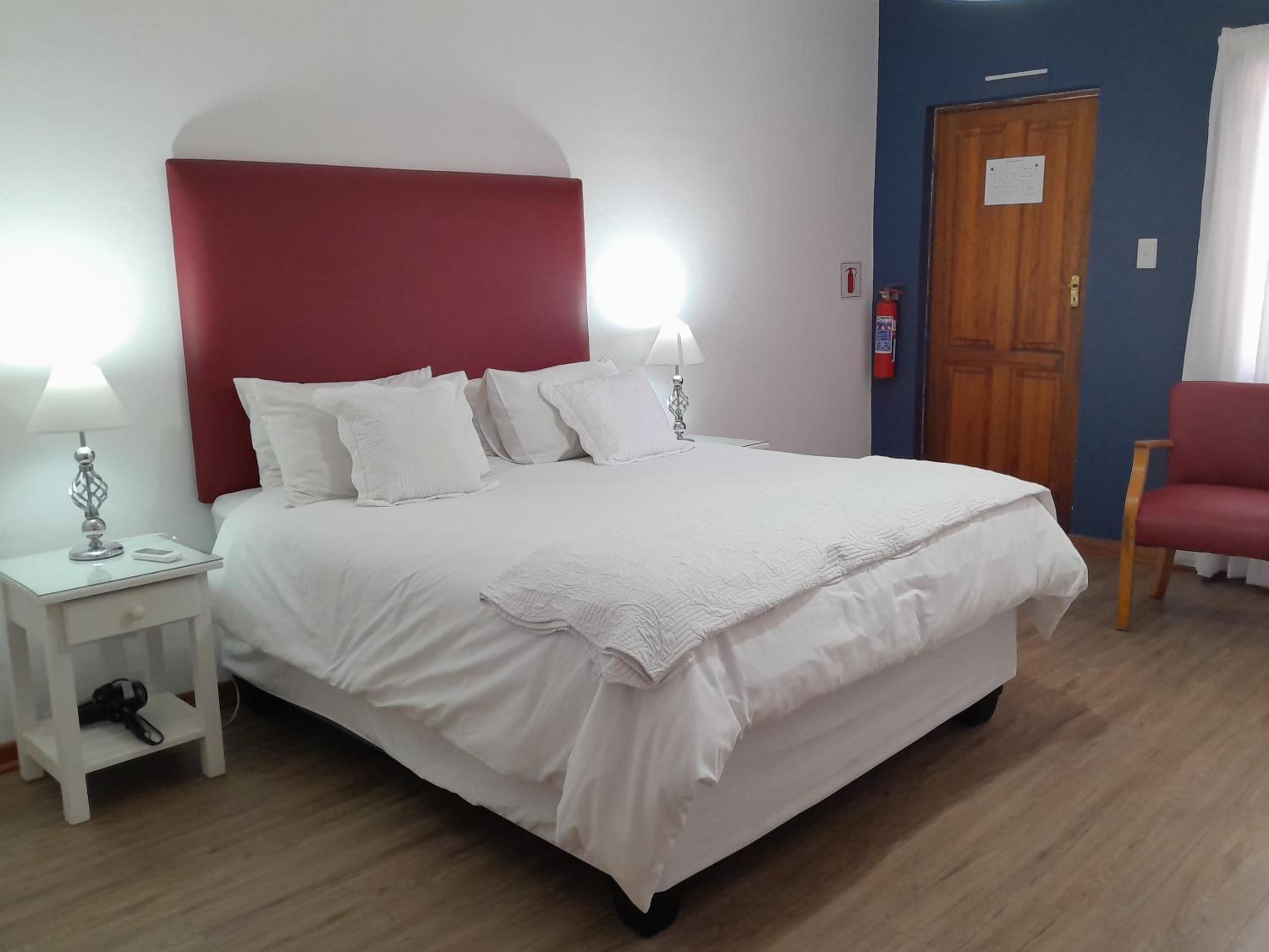 Budget Double Room photo 3