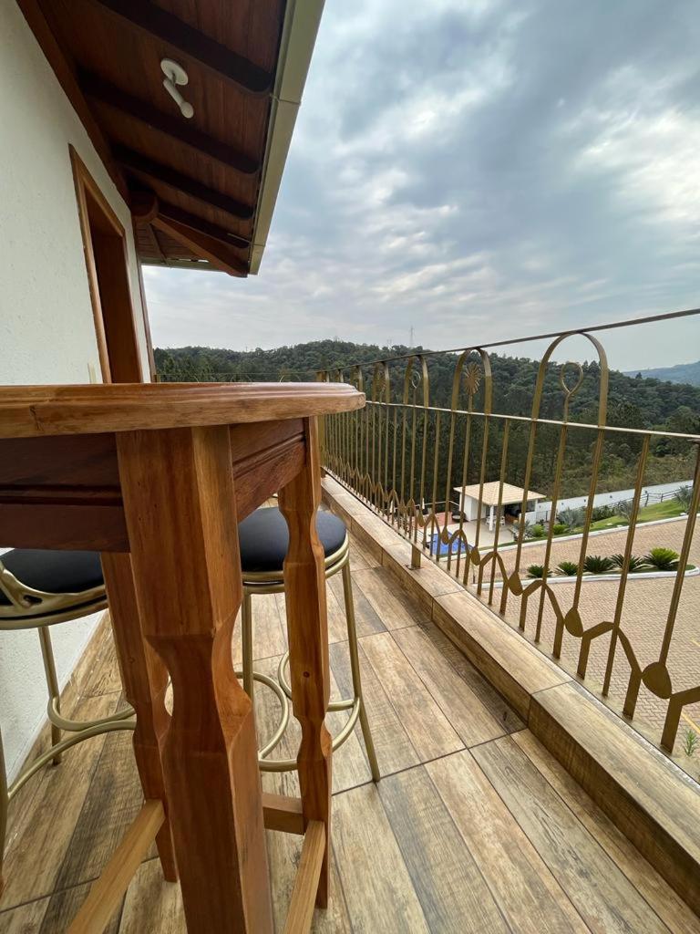 King Suite with Balcony - Photo 5