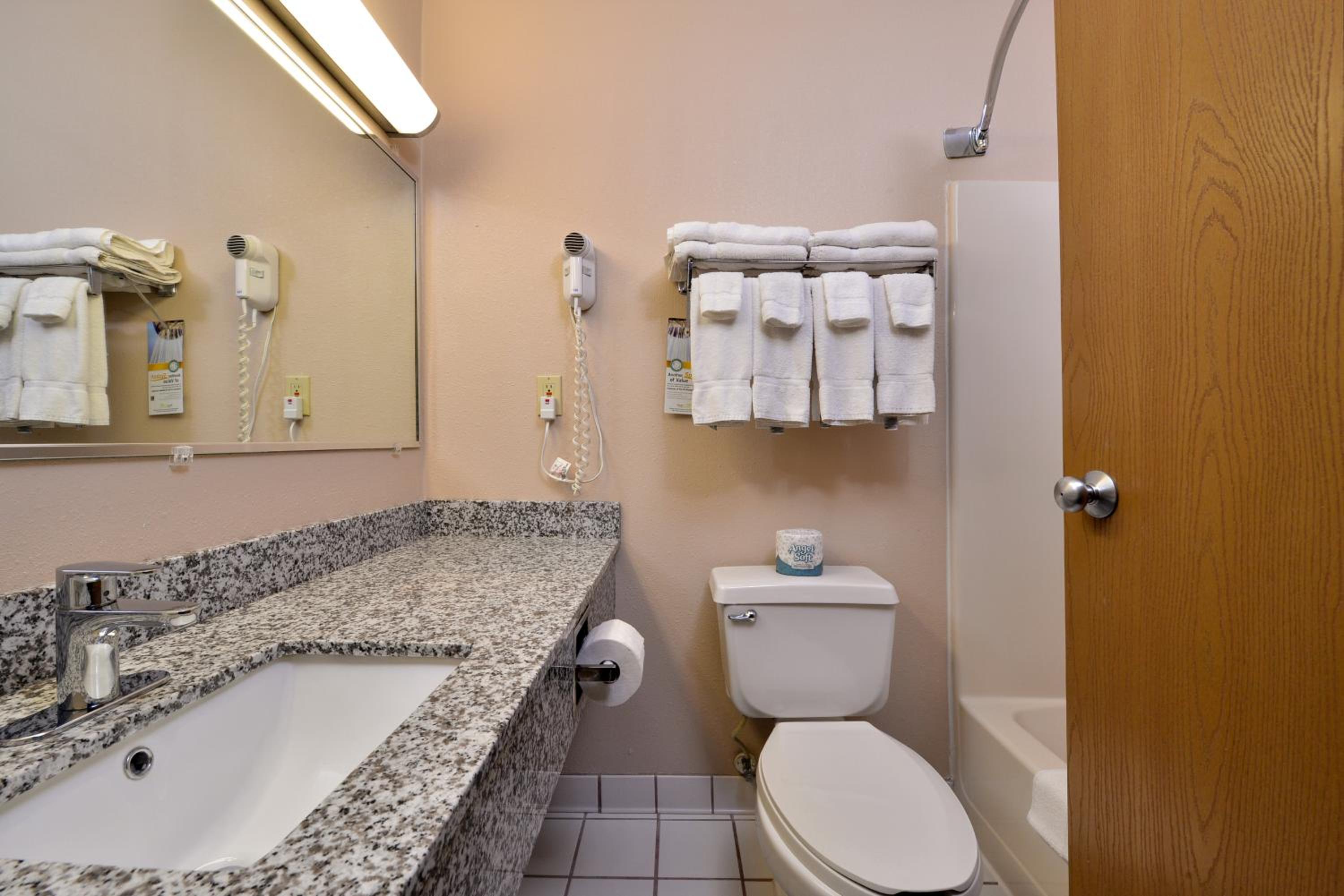 King Room - Non-Smoking - Photo 4
