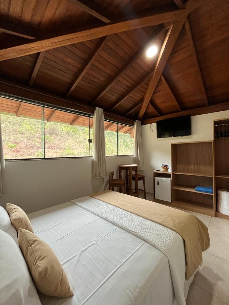 Deluxe Queen Suite - Photo 1