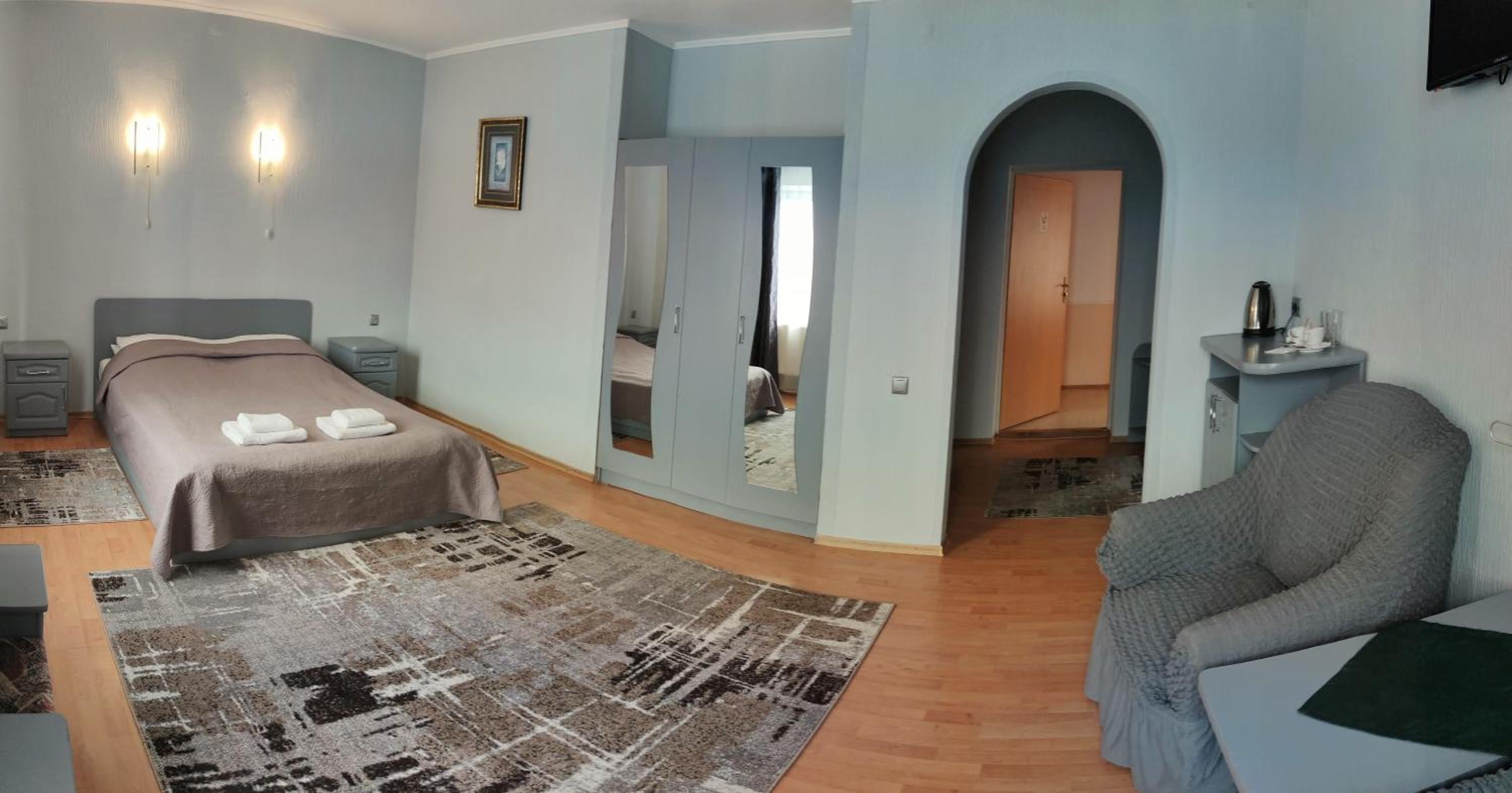 Large Double Room photo 2