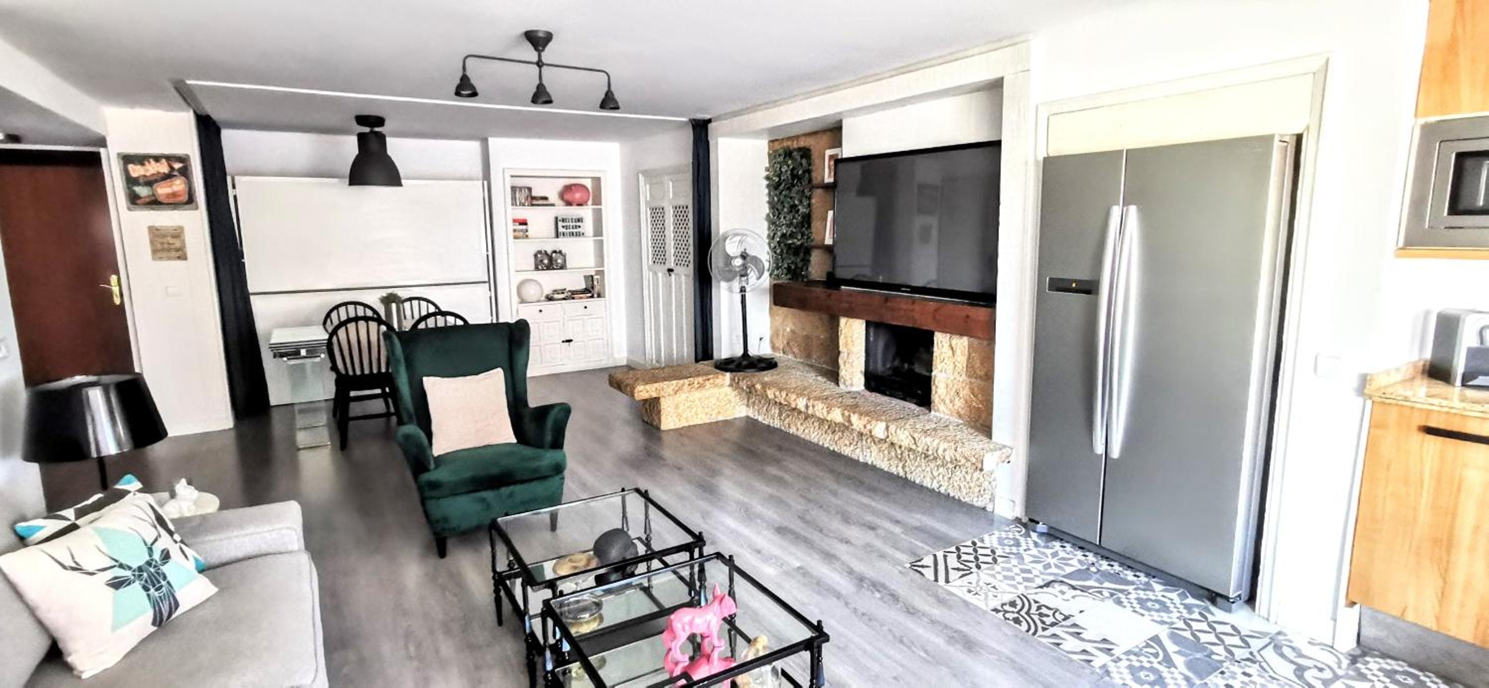 Deluxe Apartment