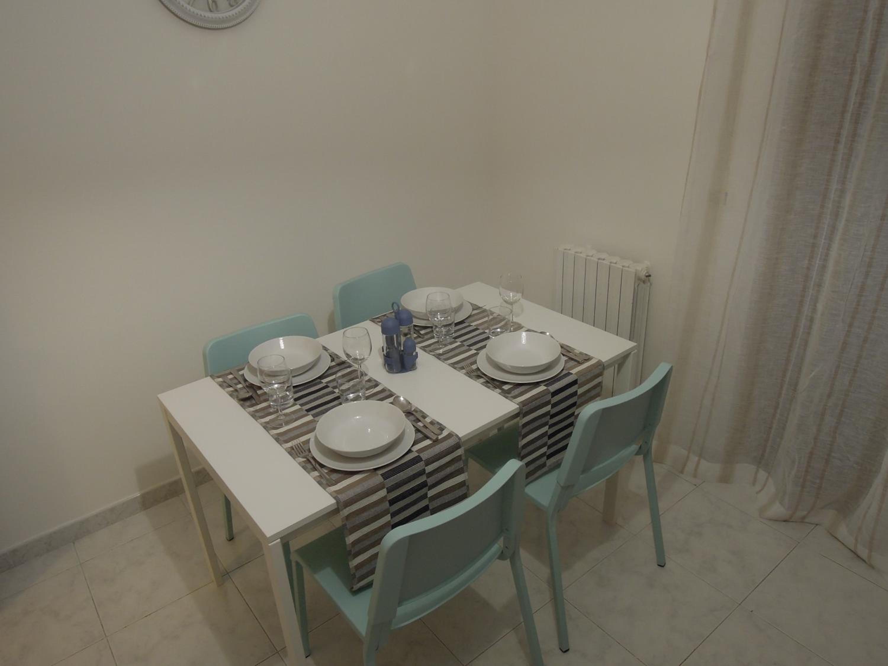 One-Bedroom Apartment photo 2