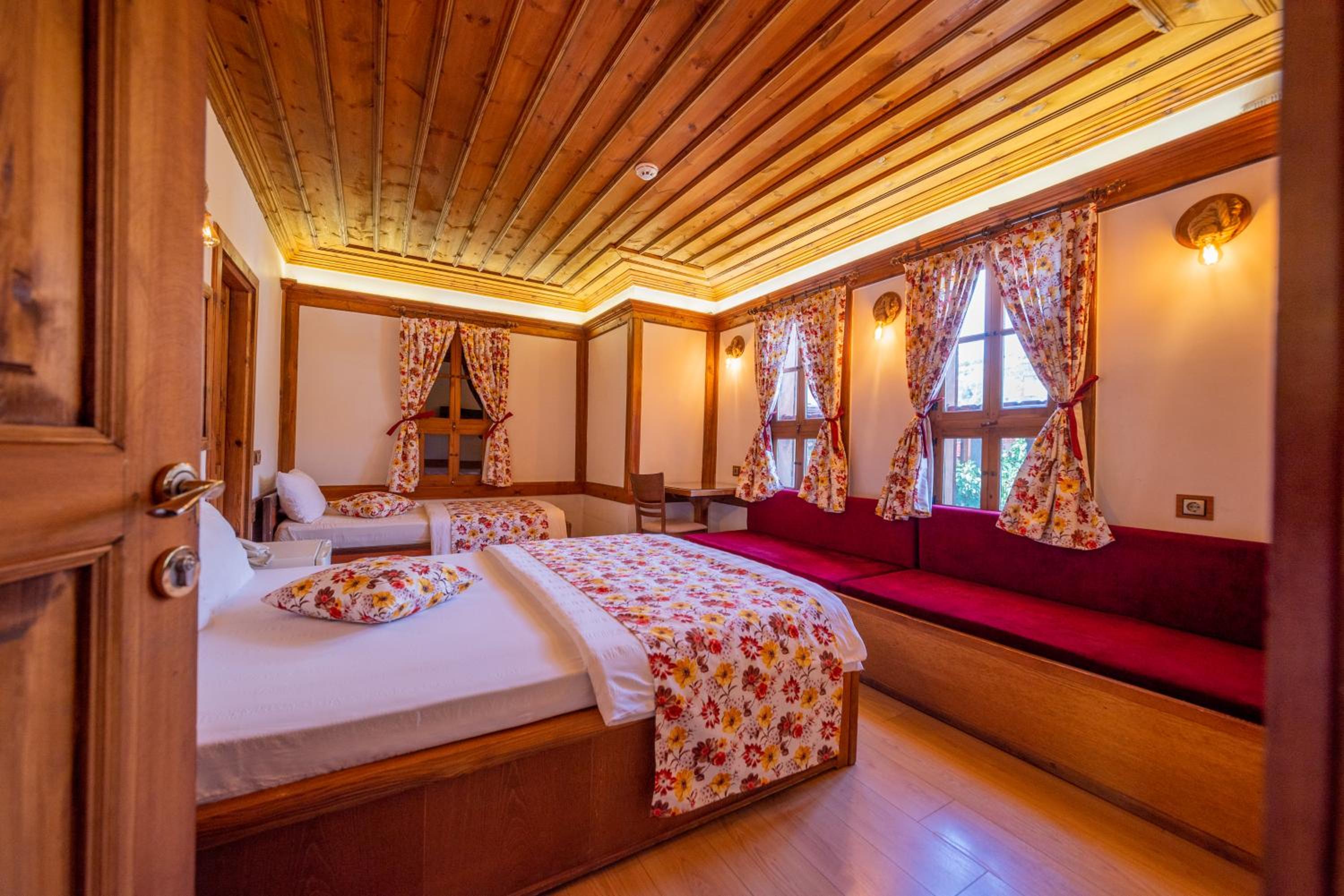 Double or Twin Room - Photo 2