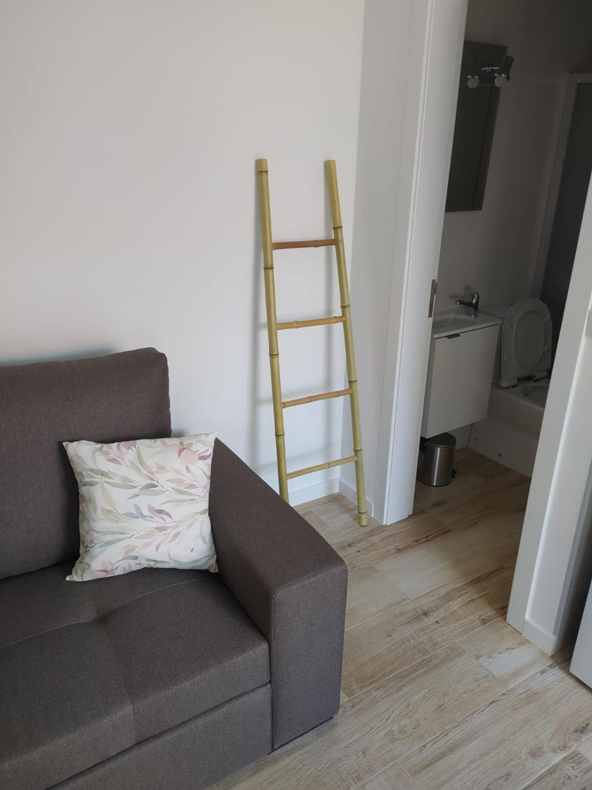 One-Bedroom House photo 2