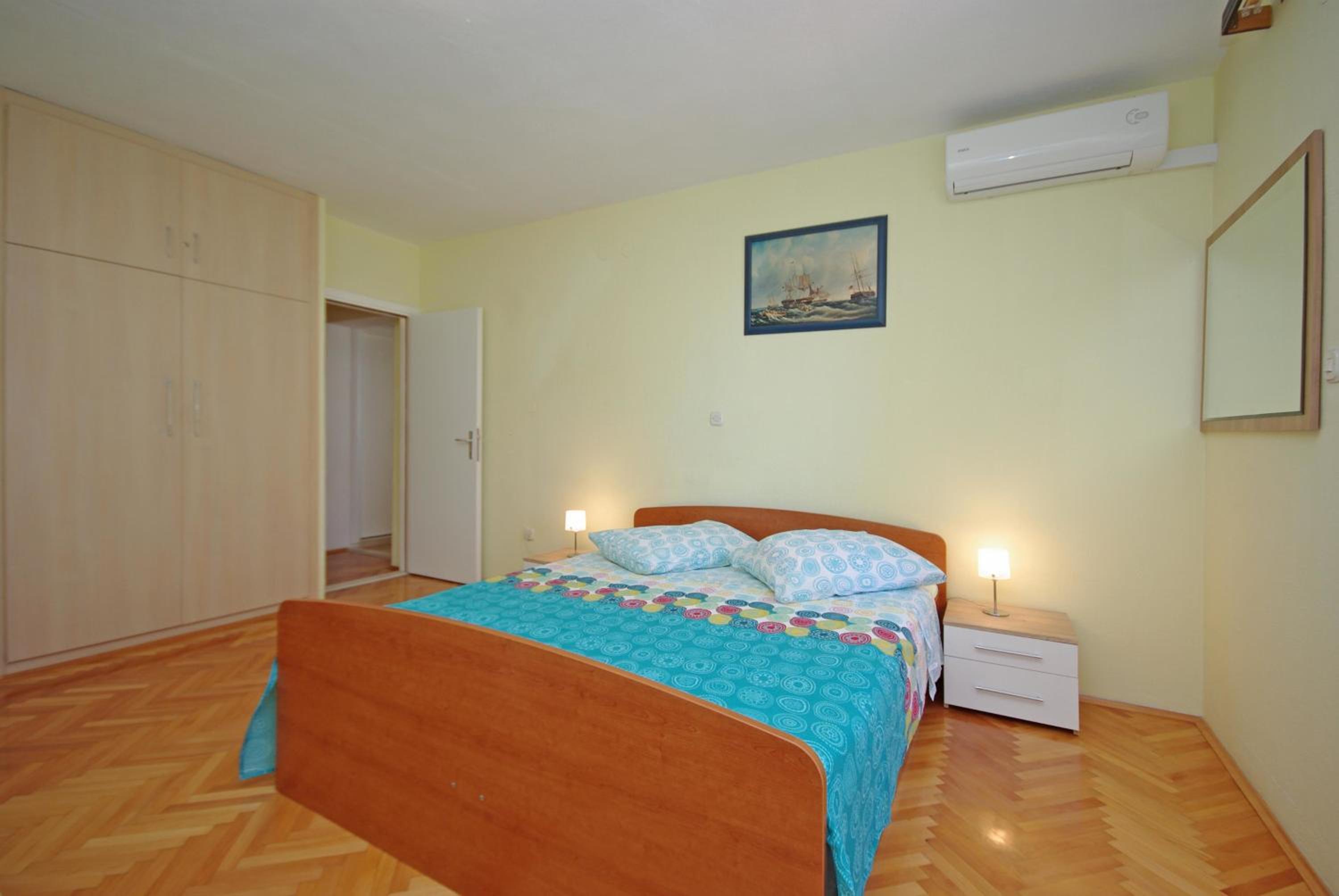 One-Bedroom Apartment with Balcony