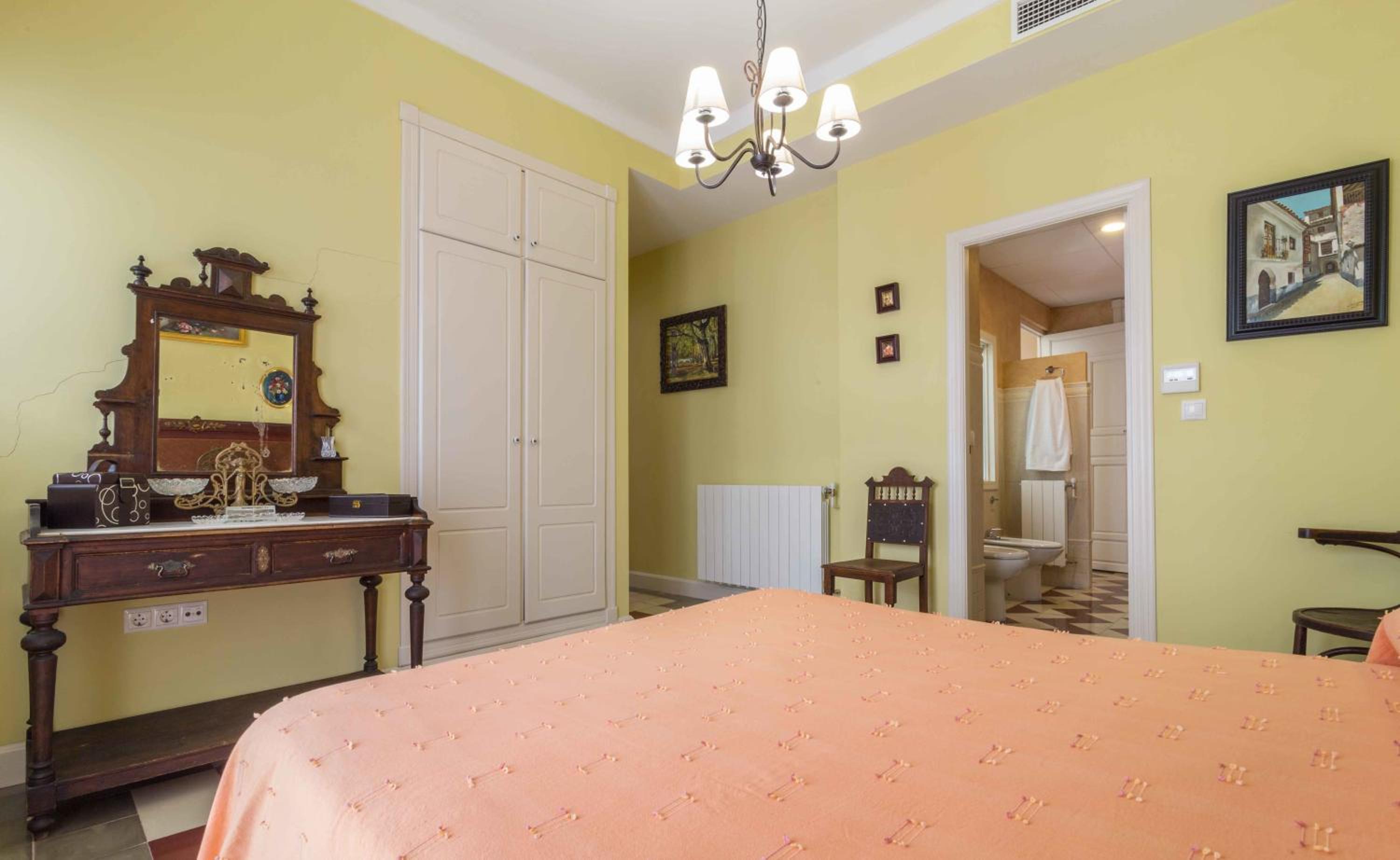 Two-Bedroom Apartment - Photo 4