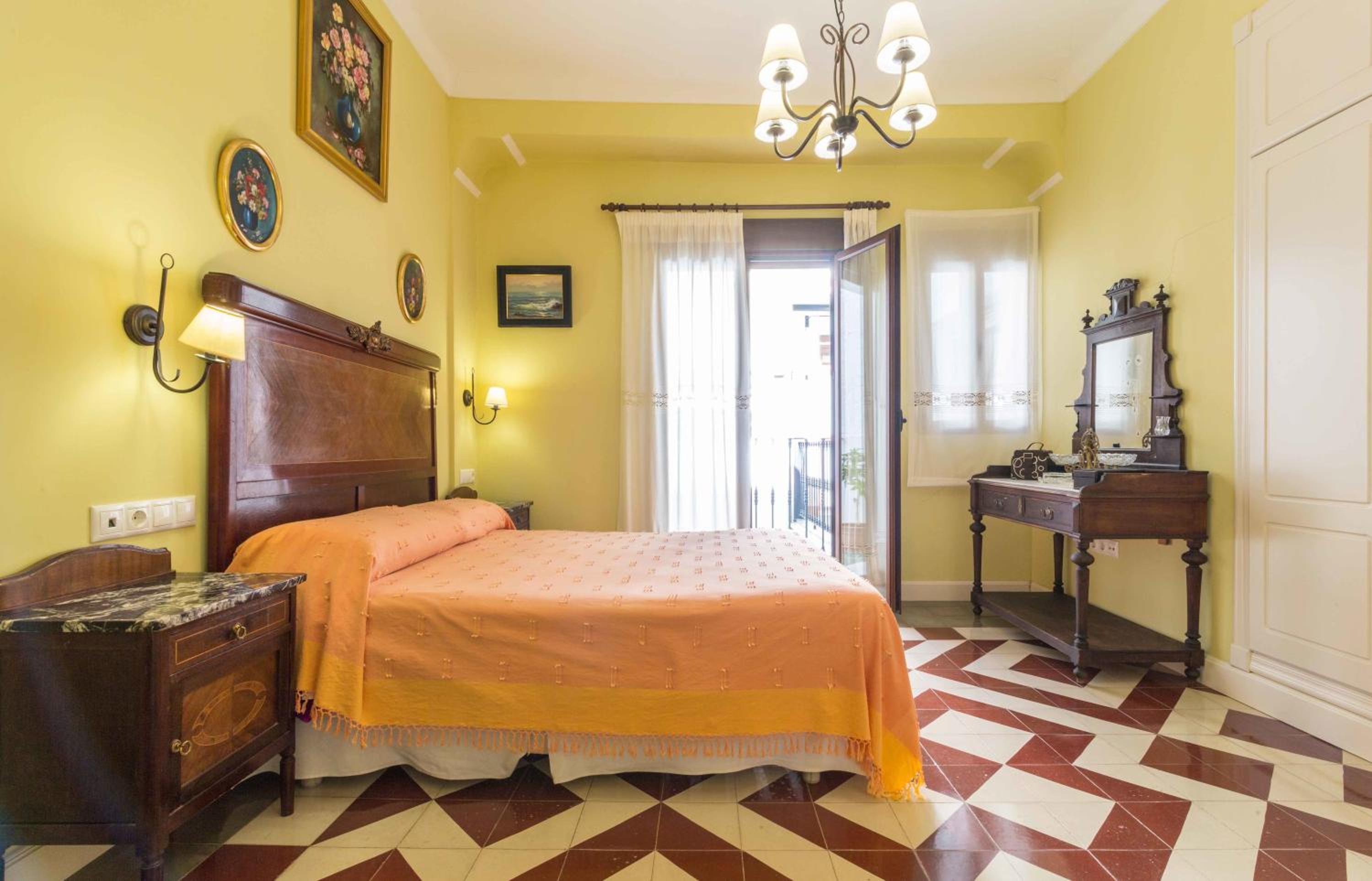 Two-Bedroom Apartment - Photo 3
