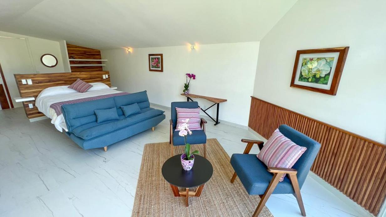 Queen Room with Balcony photo 1
