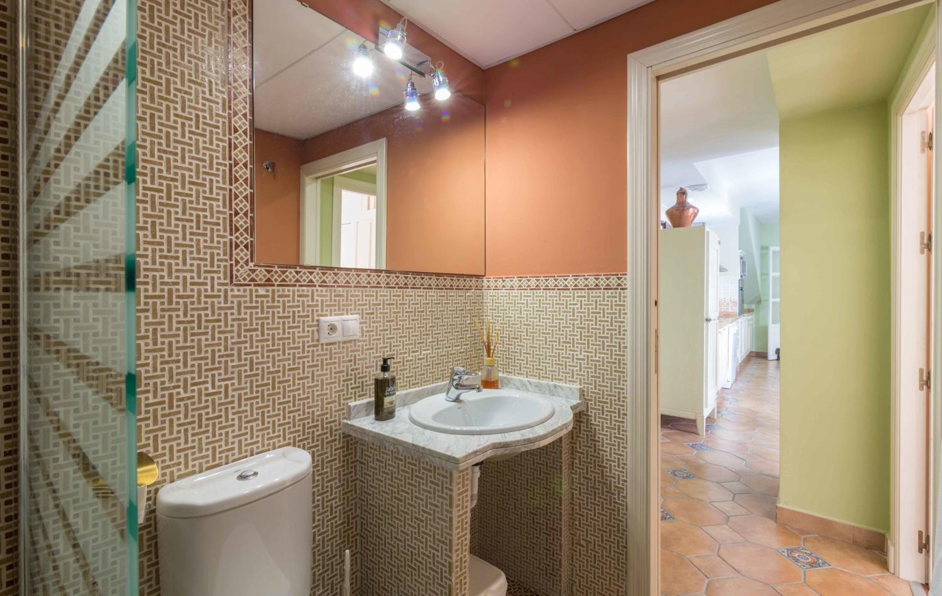 Two-Bedroom Apartment - Photo 29