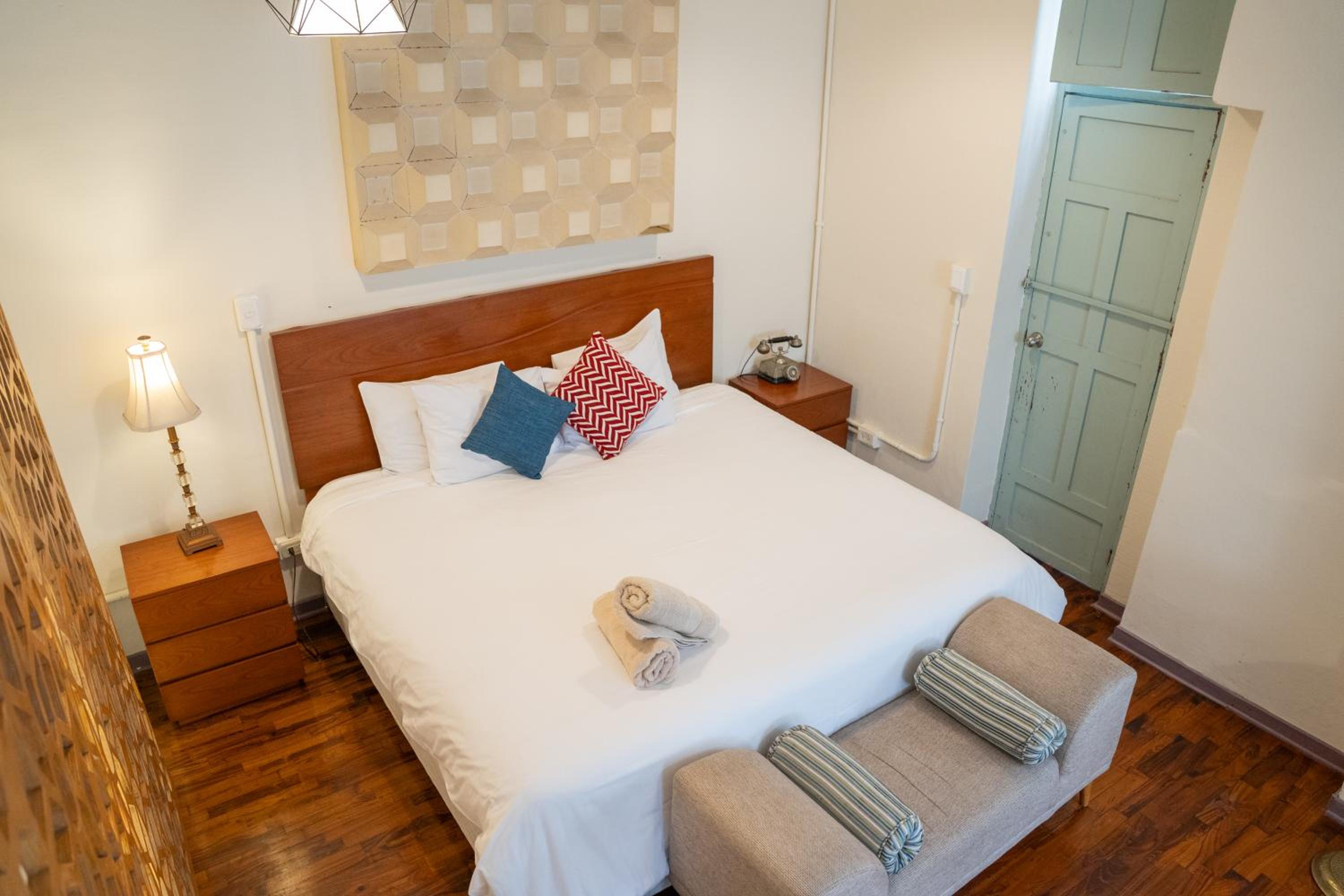 Deluxe King Suite photo 2