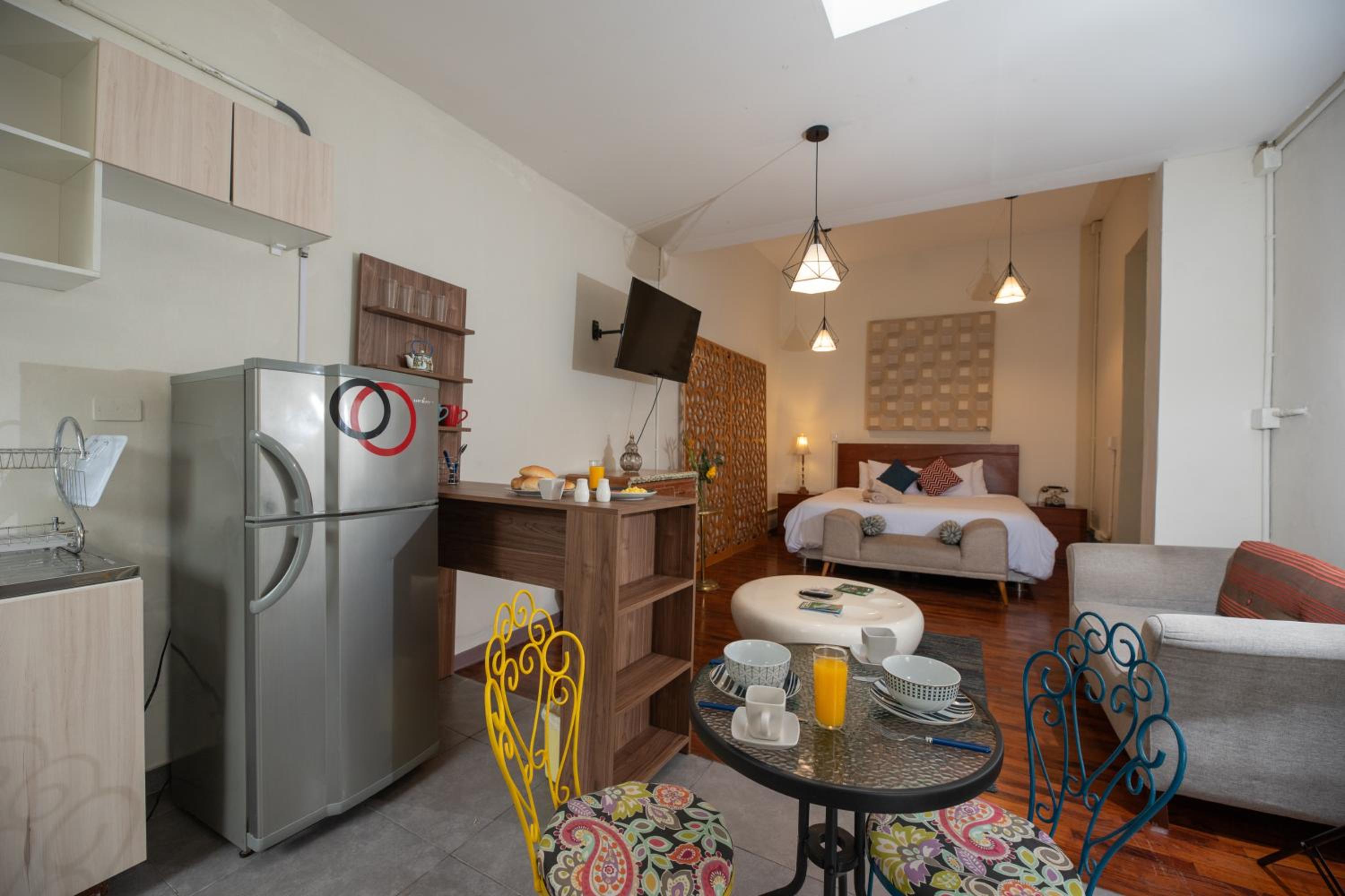 Deluxe King Suite photo 3