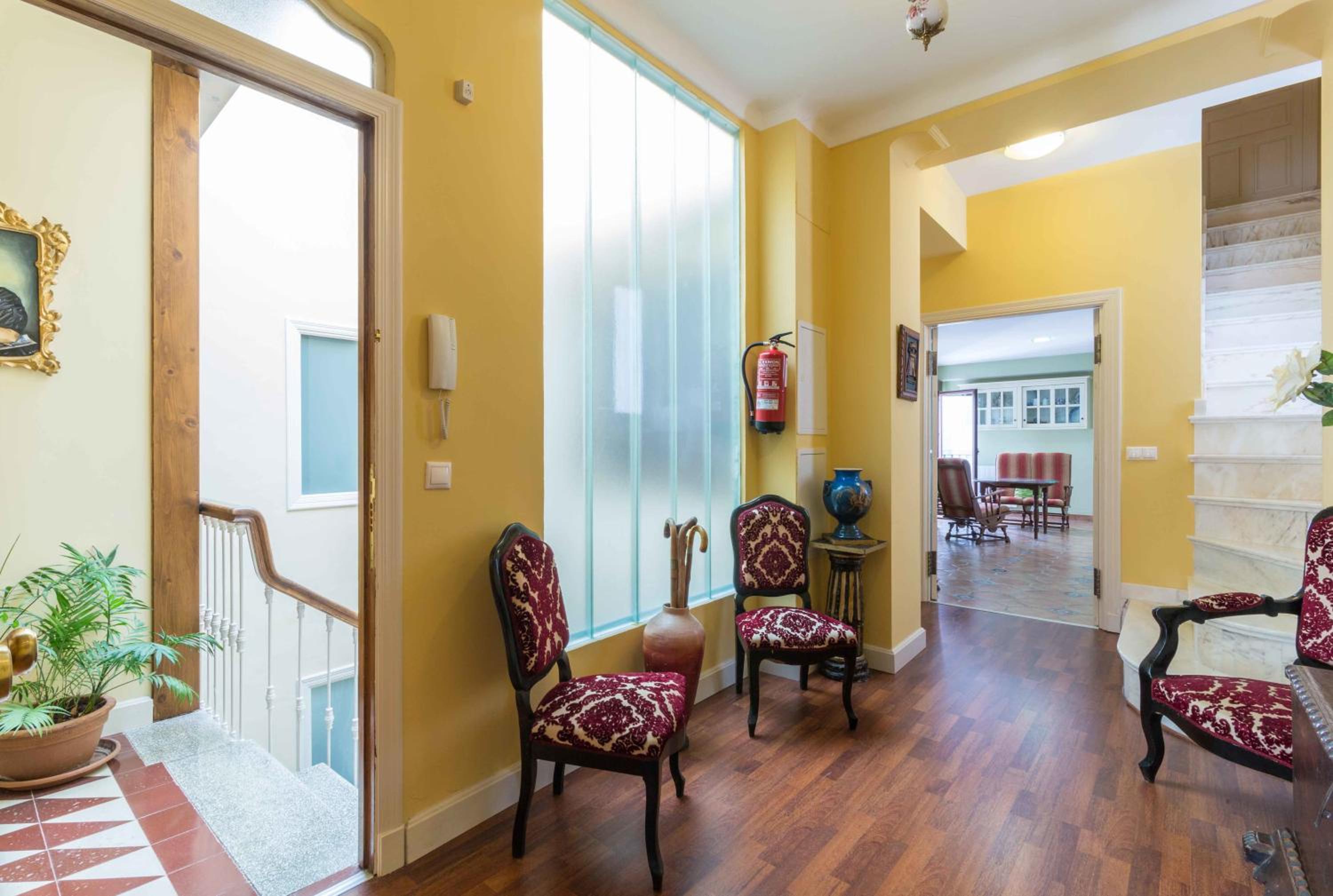 Two-Bedroom Apartment - Photo 32