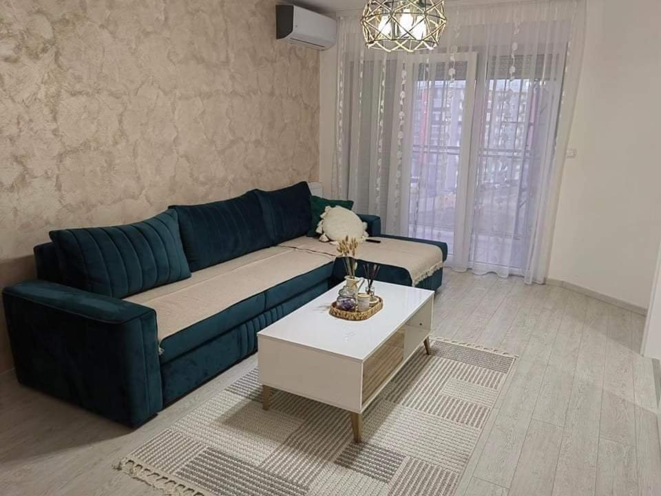 One-Bedroom Apartment photo 3