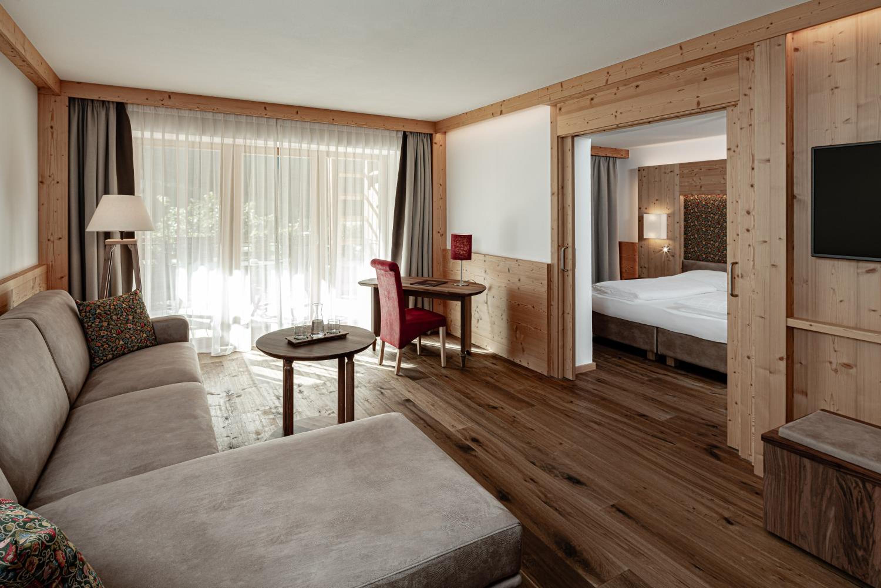 Deluxe Suite with Garden View - Photo 3