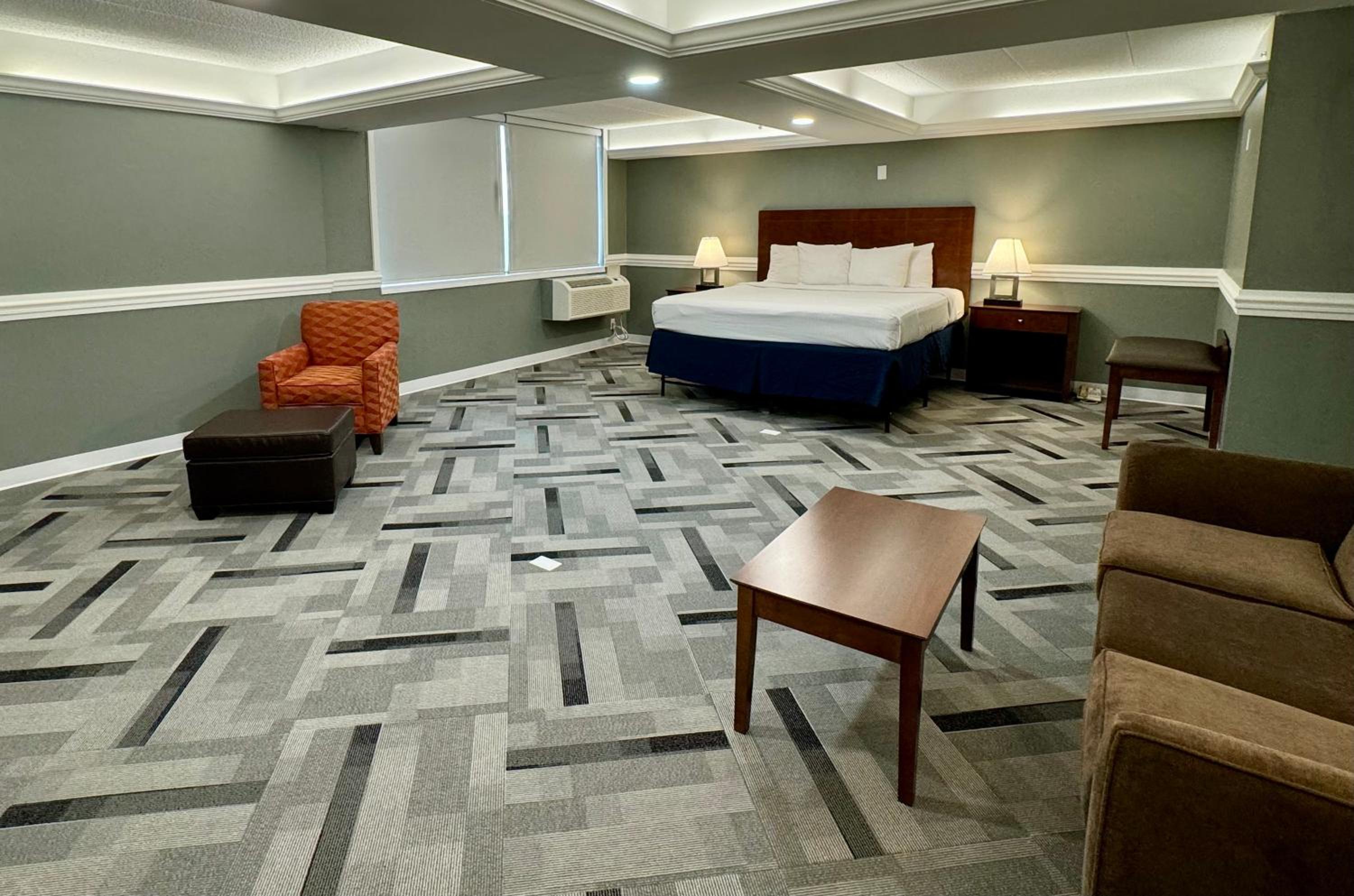 Large King Room - Non-Smoking - Photo 5