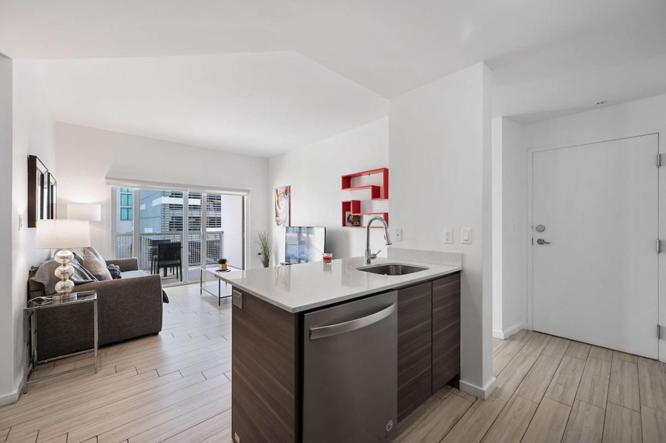 Apartment photo 2