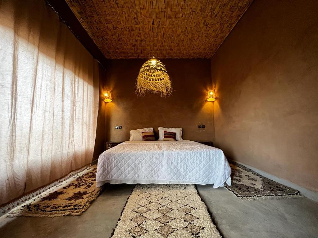 Deluxe Double Room with Balcony - Photo 4