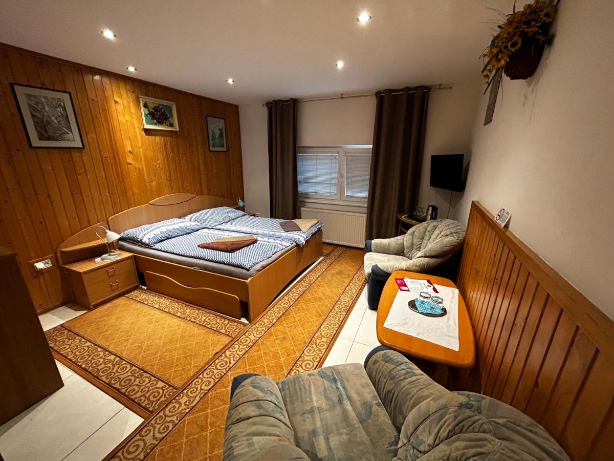 Deluxe Double or Twin Room photo 2