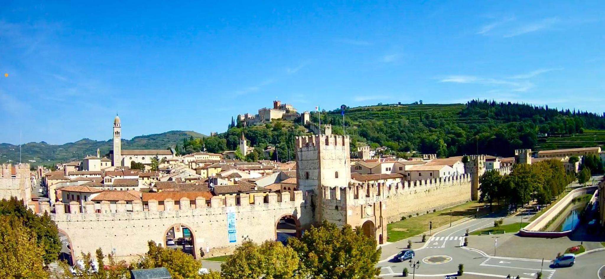 Two-Bedroom Apartment photo 2