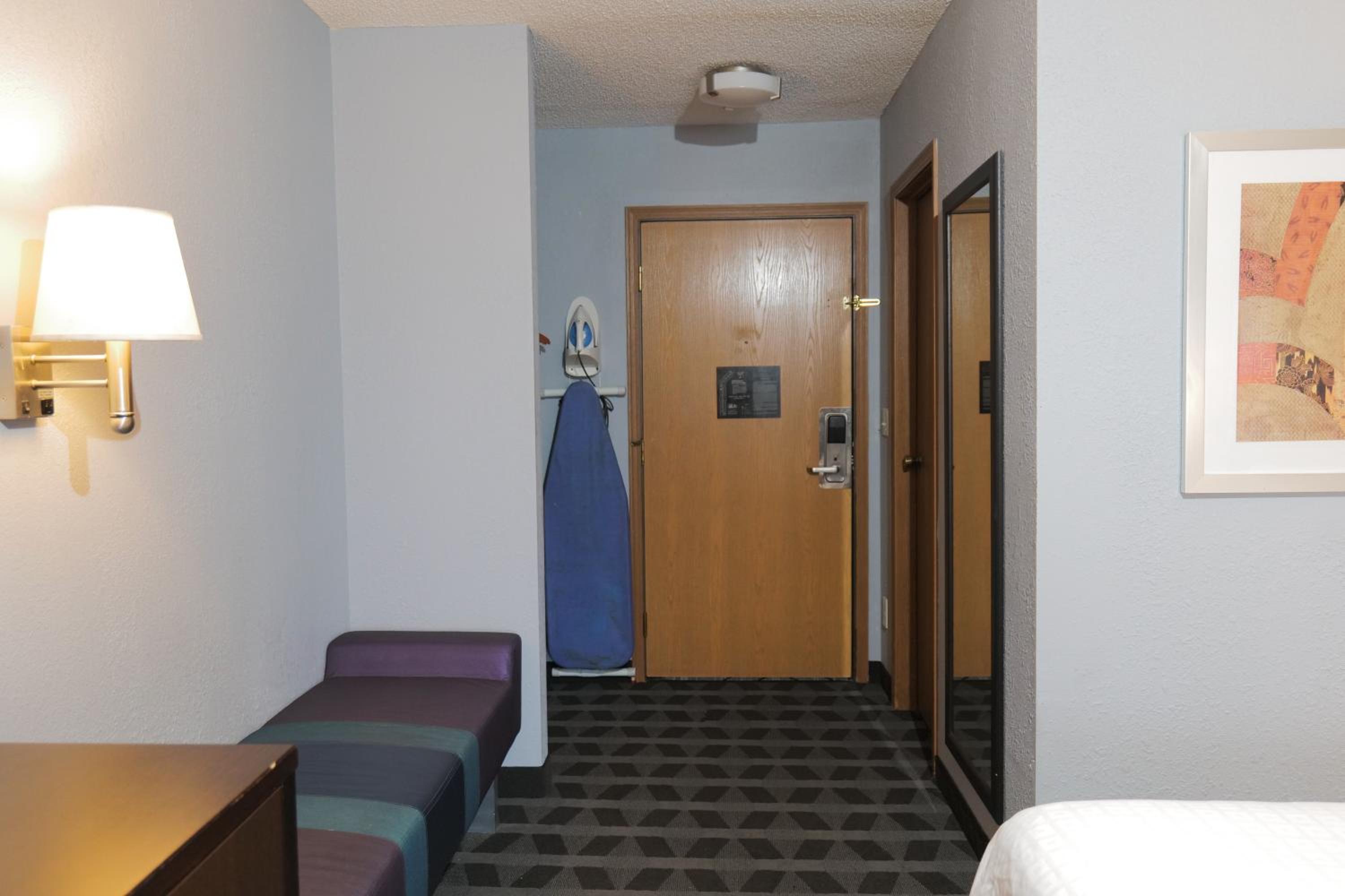 King Room - Non-Smoking