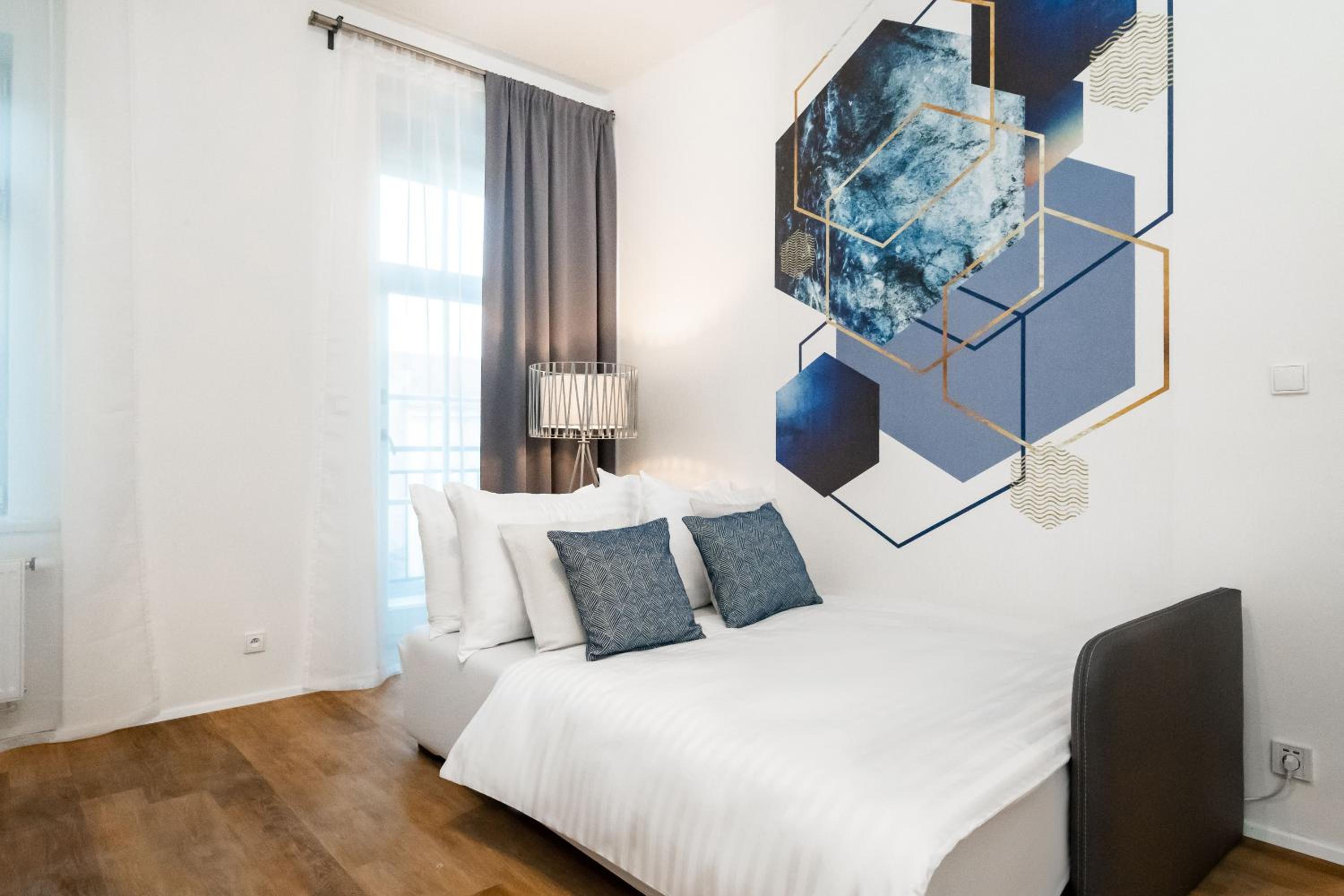 Deluxe One Bedroom Apartment