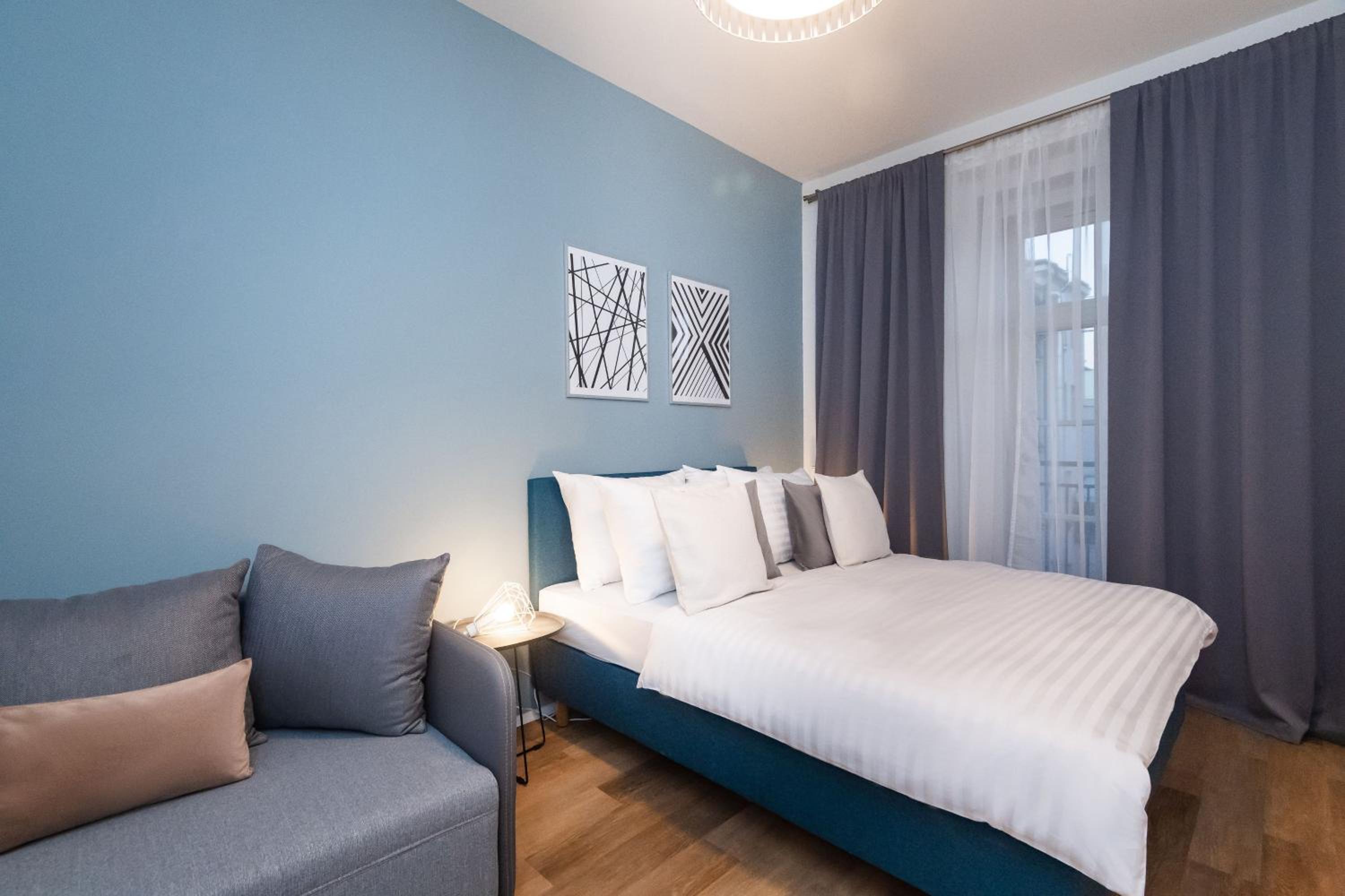 Deluxe One Bedroom Apartment