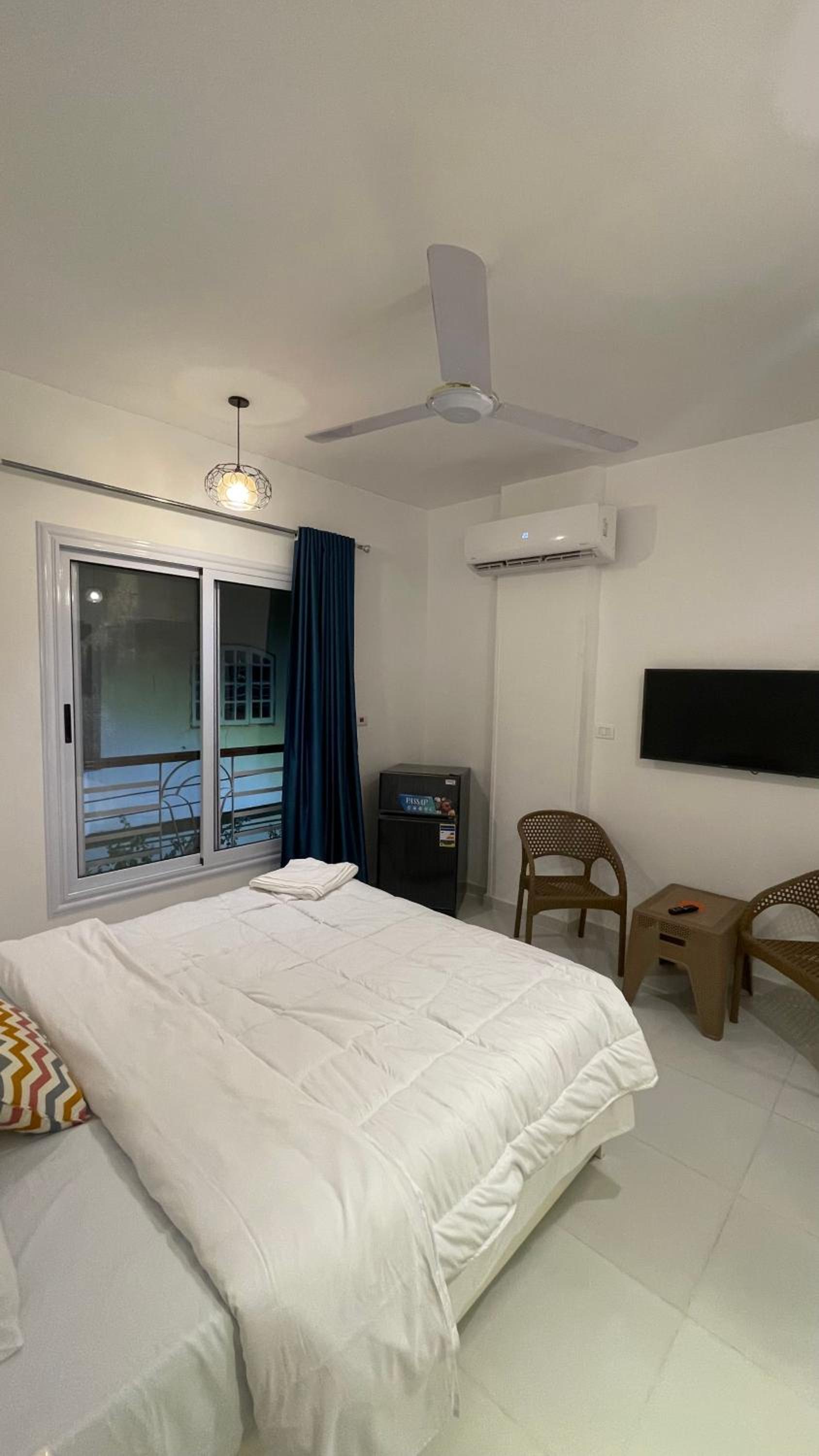 Double Room with Private Bathroom - Photo 3