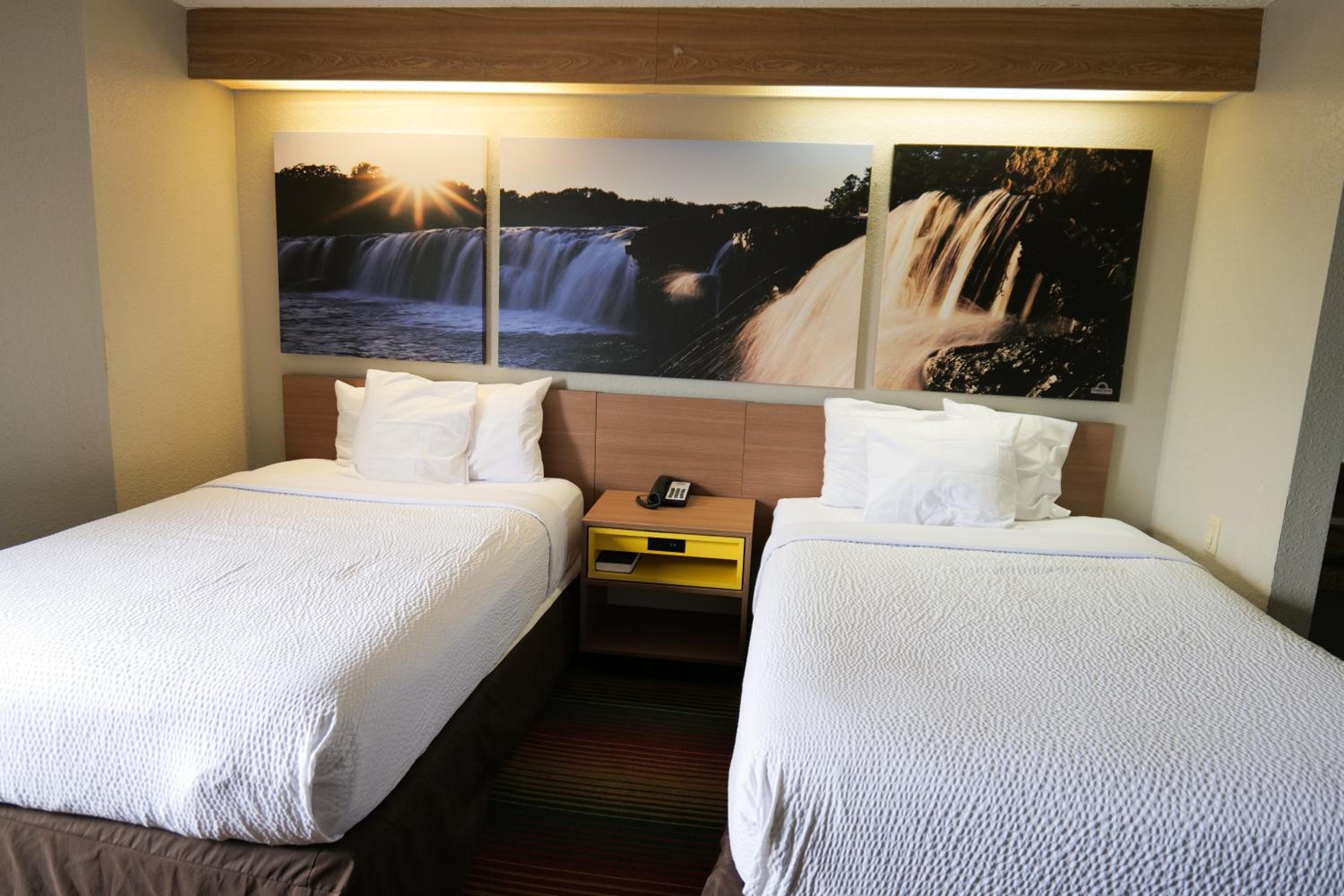 Double Room with Two Double Beds - Non-Smoking photo 2
