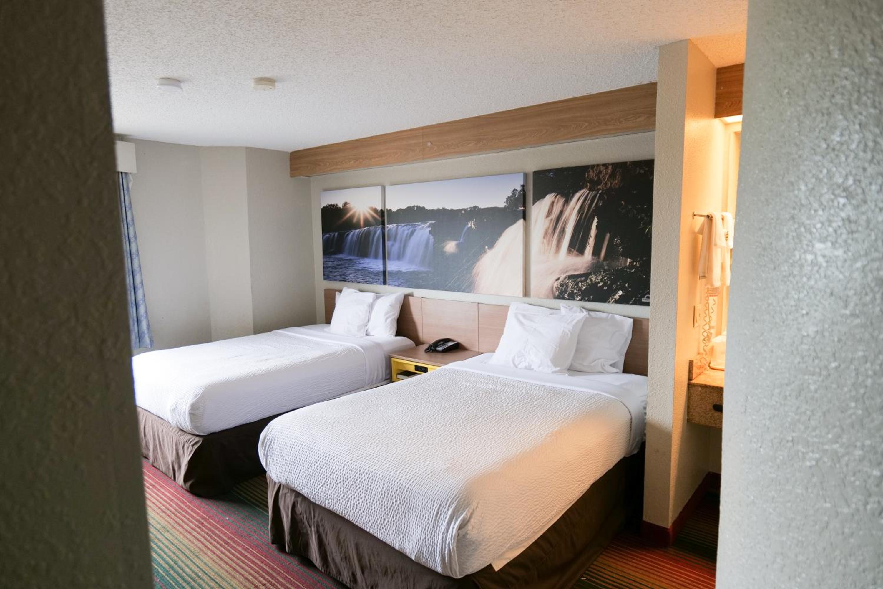 Double Room with Two Double Beds - Non-Smoking photo 1