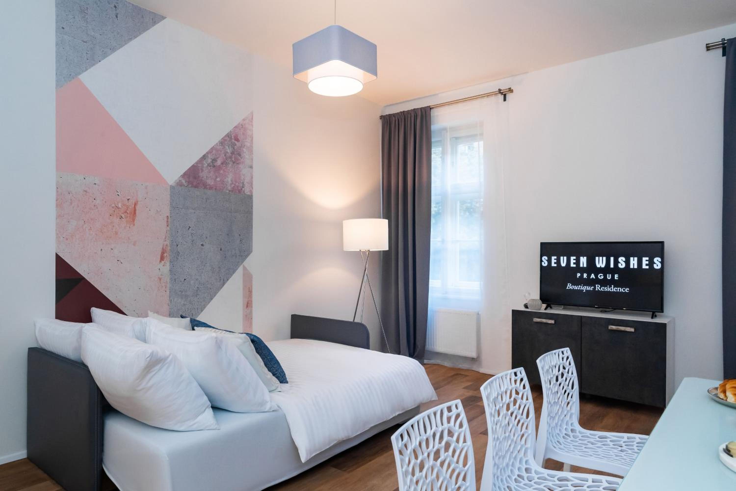 Design Apartment (5 Adults)